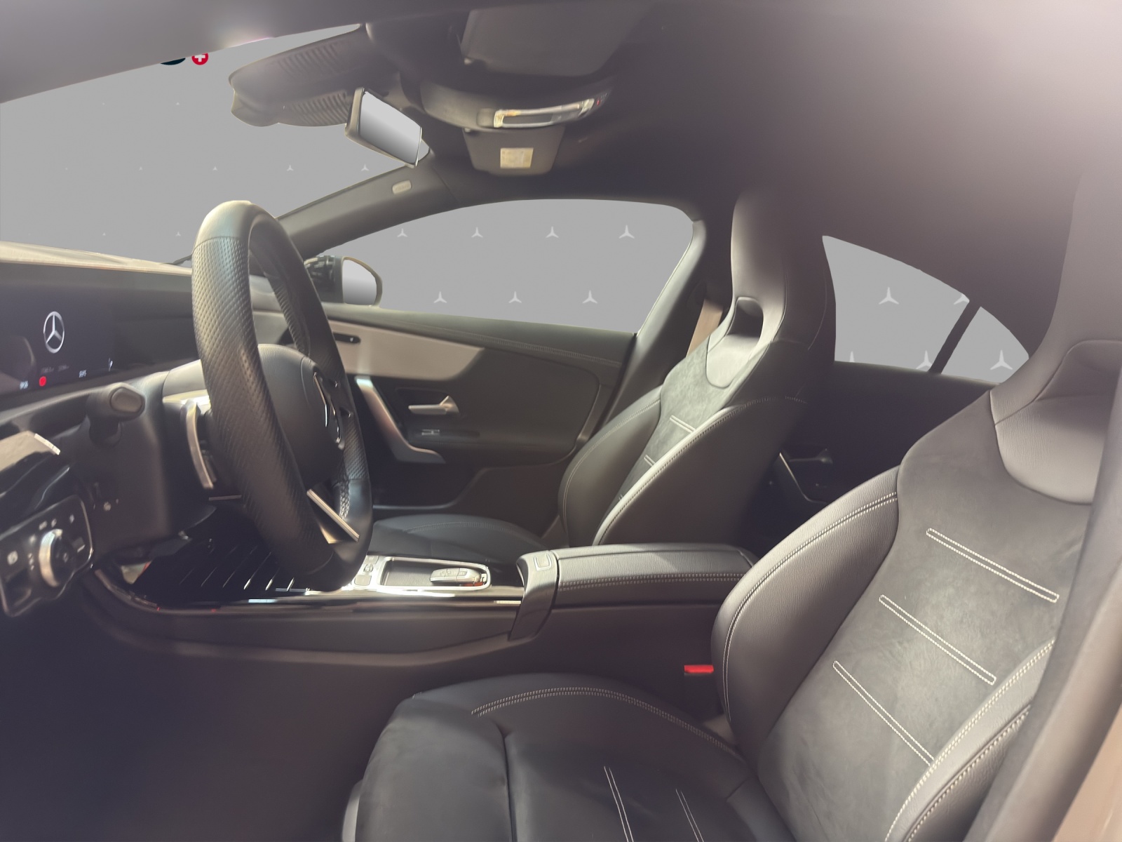 MERCEDES-BENZ CLA 200 - AMG / Rückfahrkamera / Ambiente-Licht / Volldigitales Display-image-8