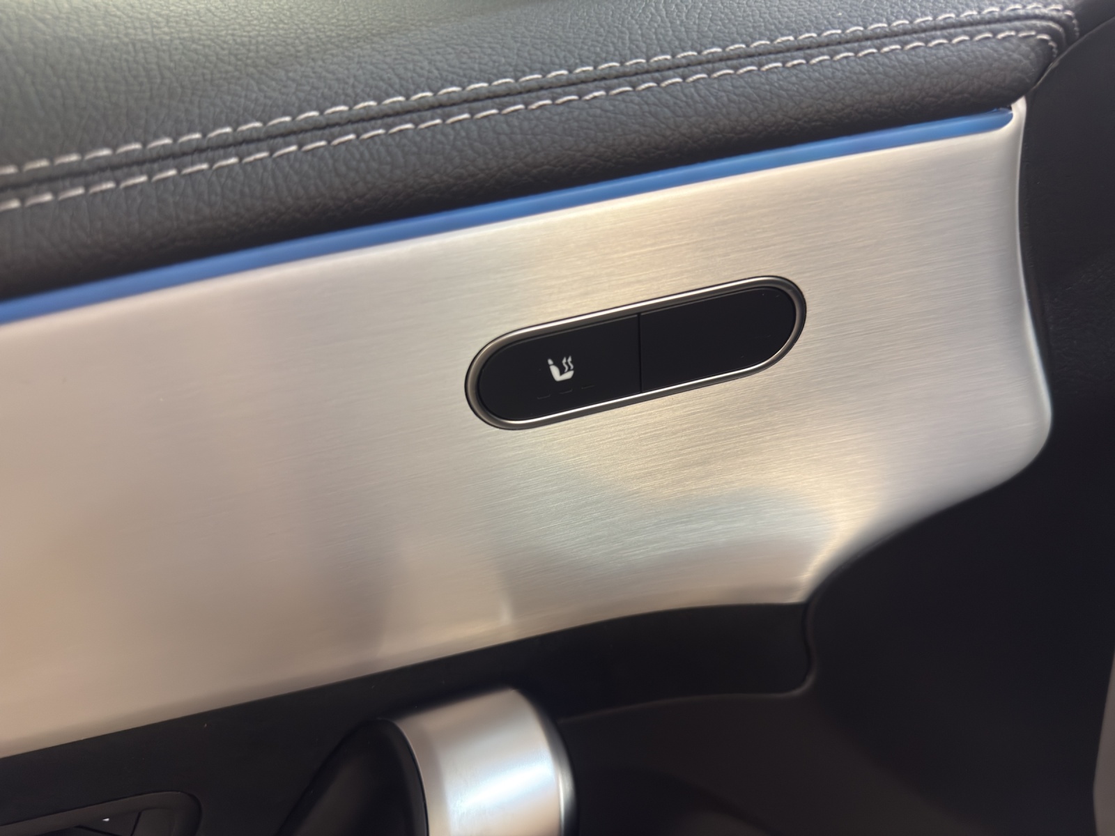 MERCEDES-BENZ CLA 200 - AMG / Rückfahrkamera / Ambiente-Licht / Volldigitales Display-image-15