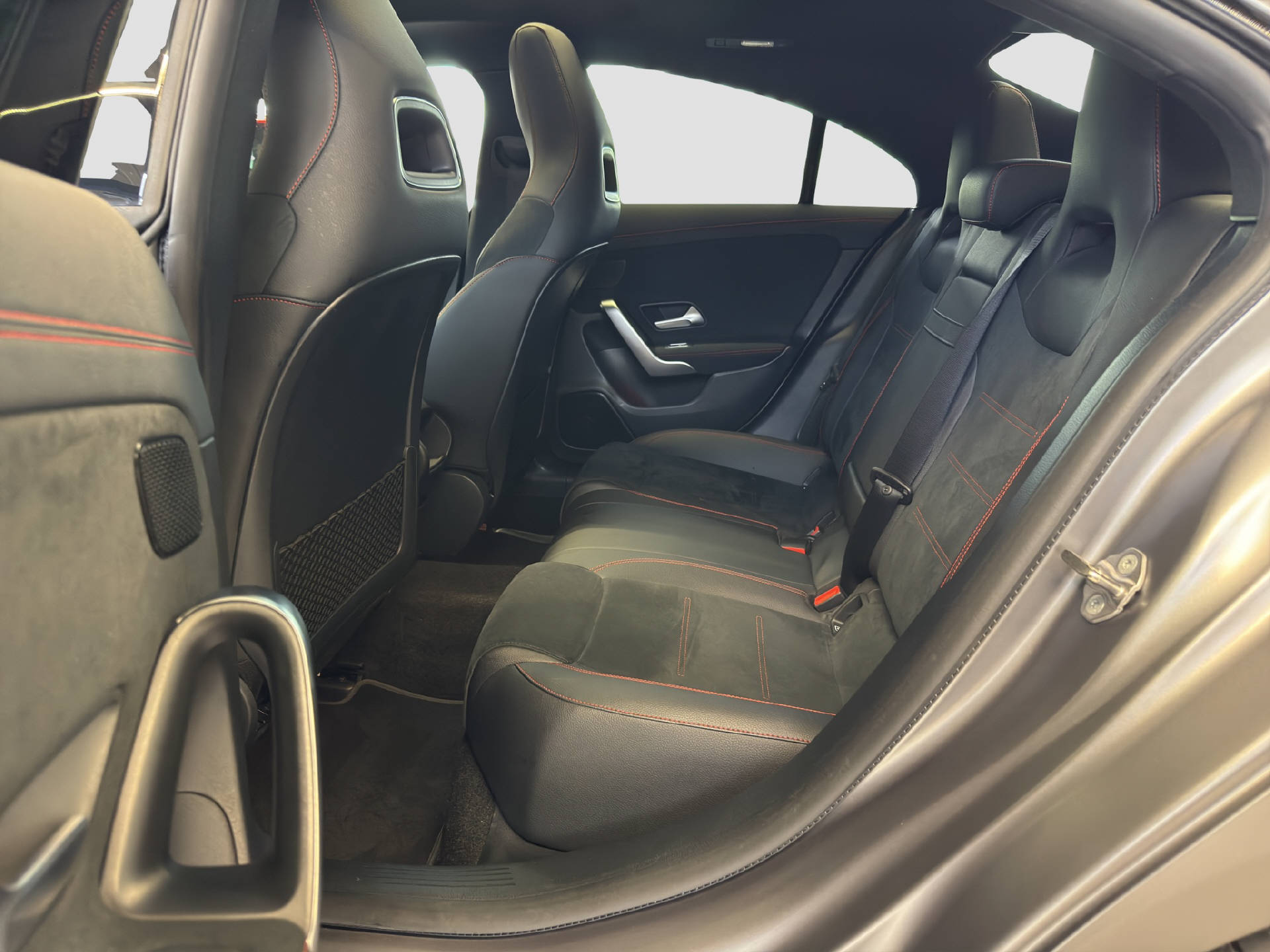 MERCEDES-BENZ CLA 220 AMG Line 4MATIC-image-13