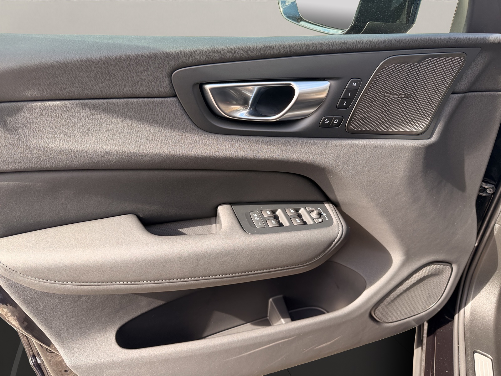 VOLVO XC60 2.0 T6 TE Plus Dark eAWD-image-16
