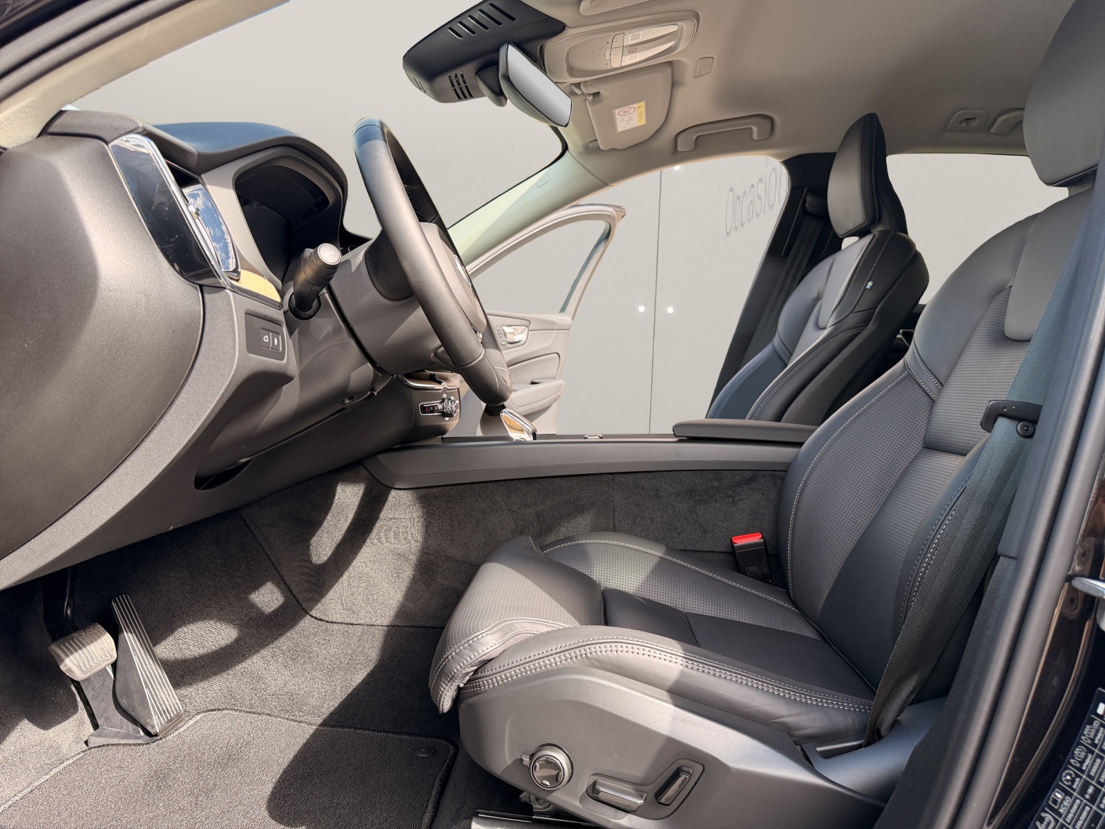 VOLVO XC60 2.0 T6 TE Plus Dark eAWD-image-8