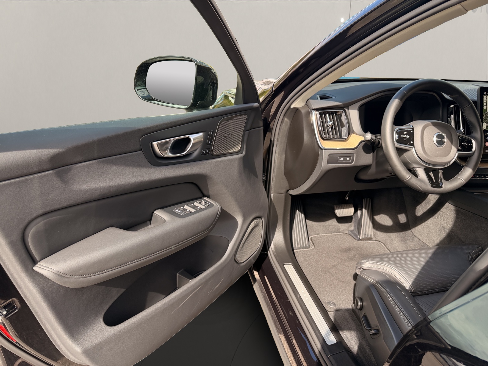 VOLVO XC60 2.0 T6 TE Plus Dark eAWD-image-7
