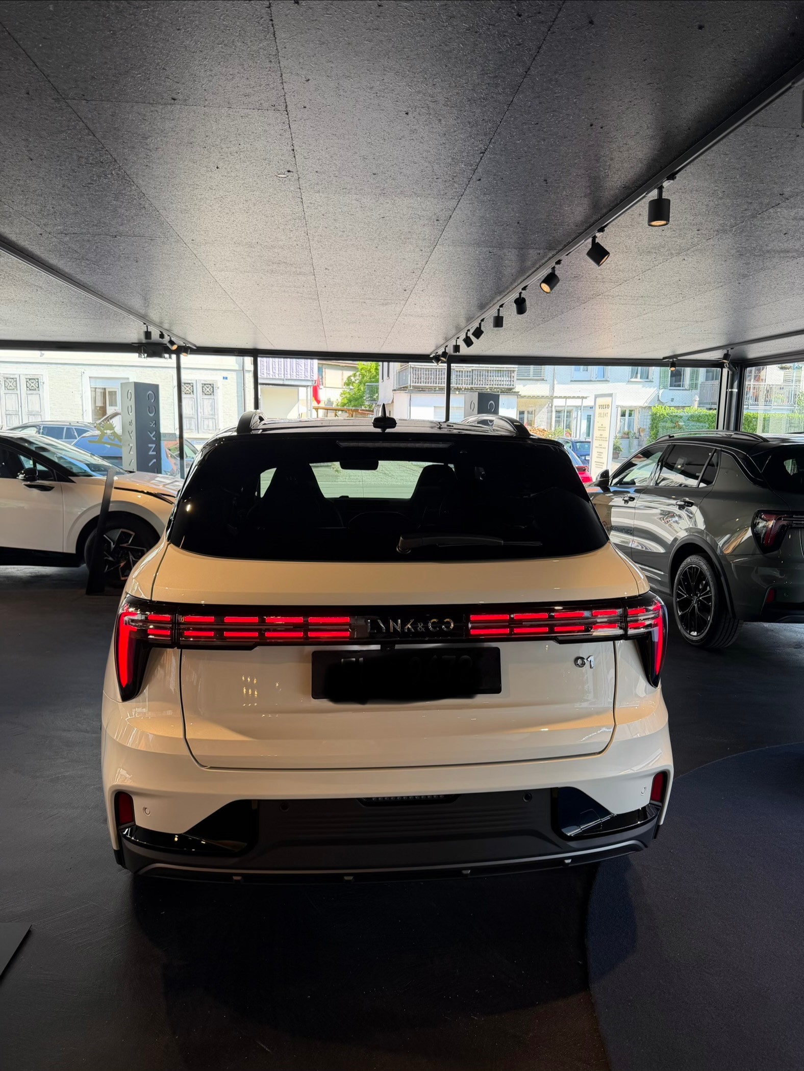 LYNK & CO 1.5 PHEV More-image-2