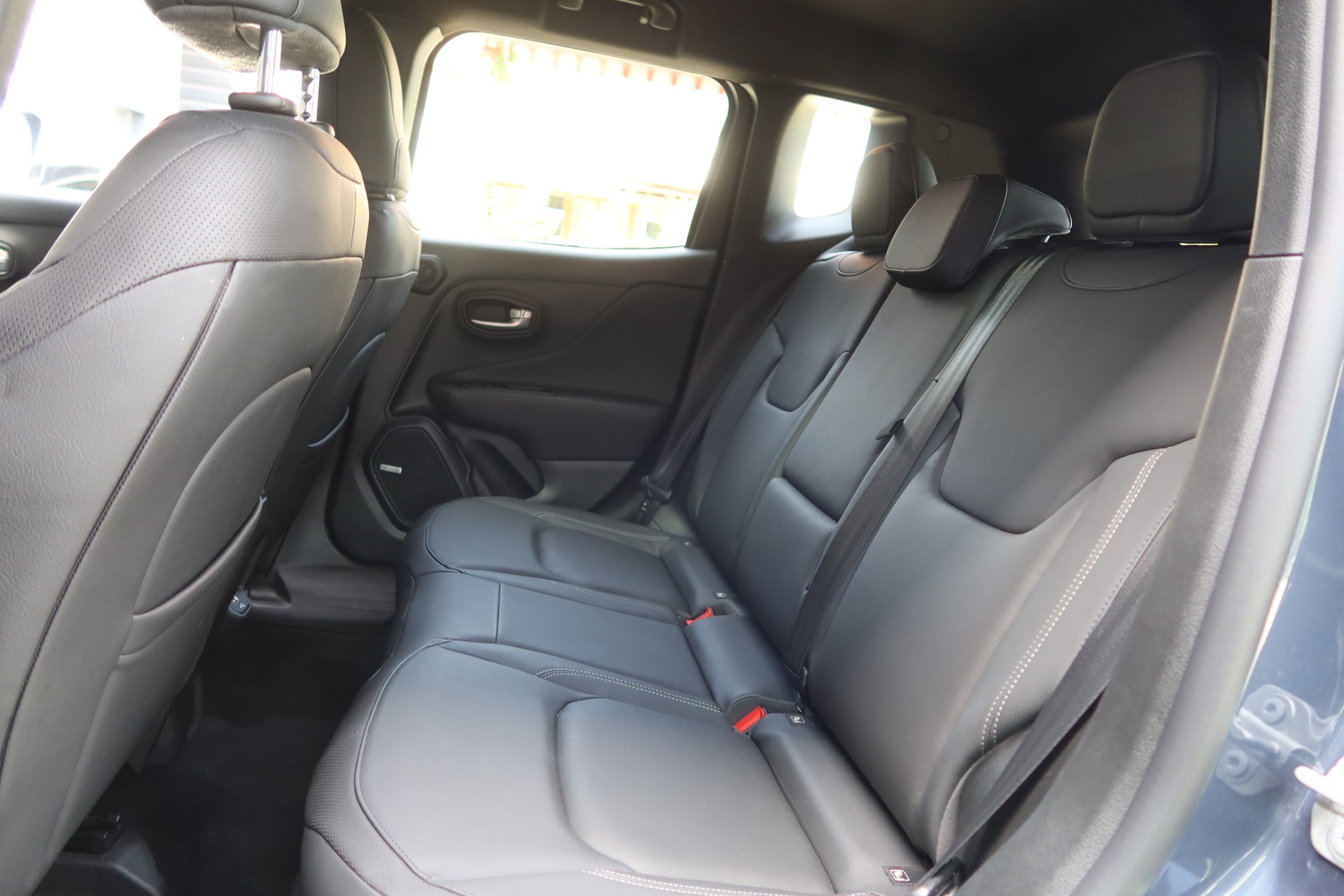 JEEP Renegade 1.3 PHEV S 240ps AWD-image-10