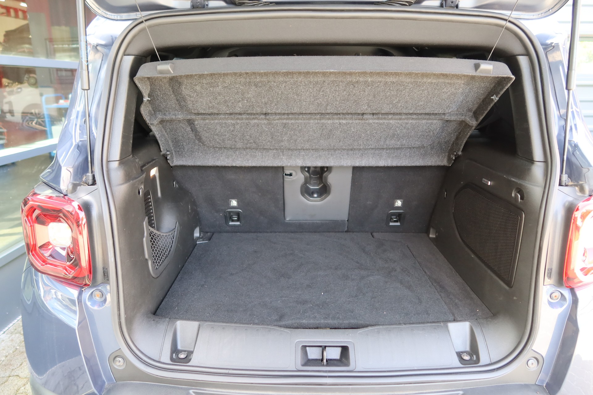 JEEP Renegade 1.3 PHEV S 240ps AWD-image-14
