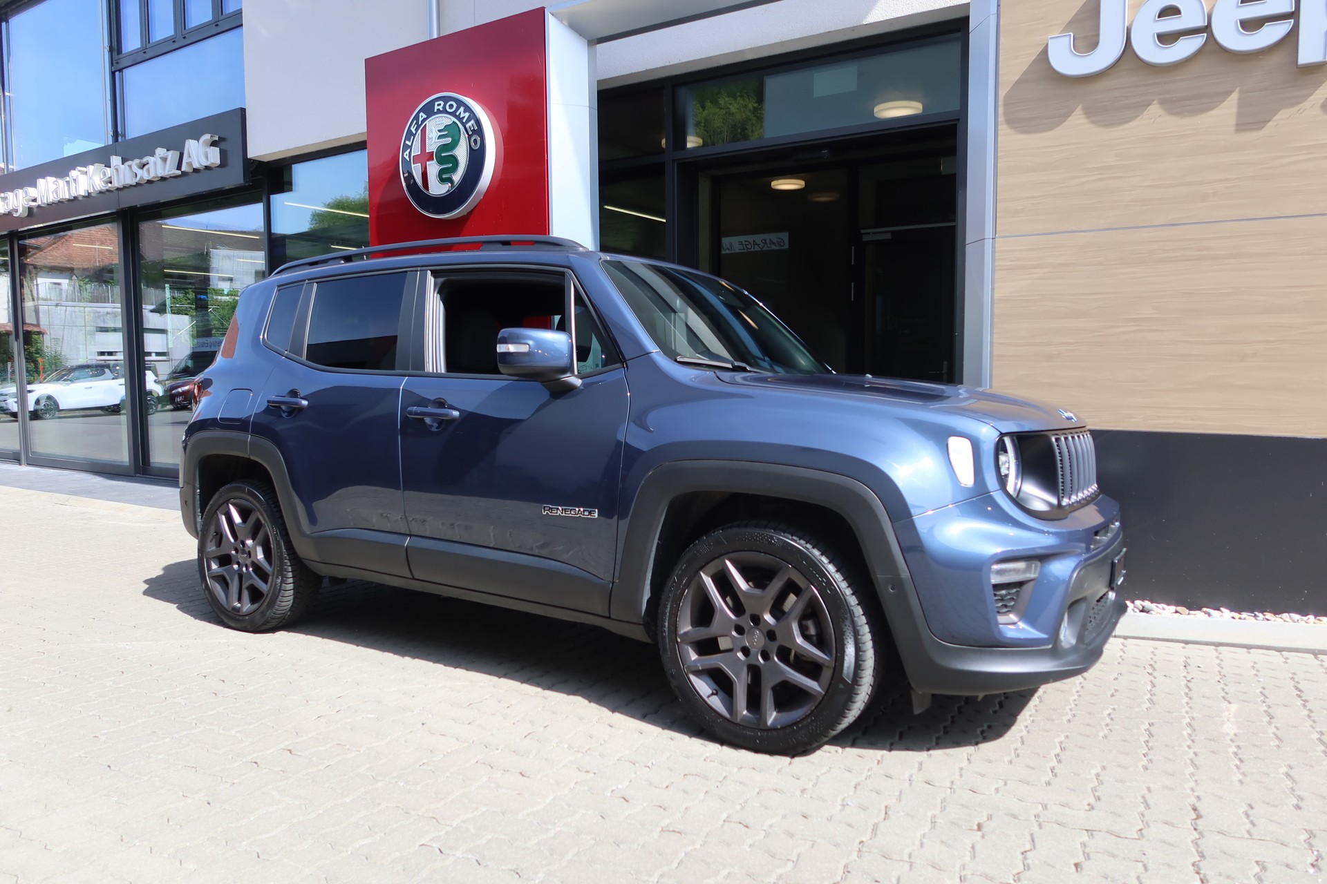 JEEP Renegade 1.3 PHEV S 240ps AWD-image-2