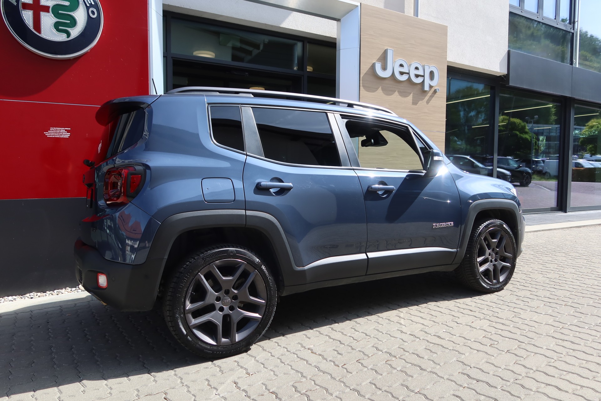 JEEP Renegade 1.3 PHEV S 240ps AWD-image-4