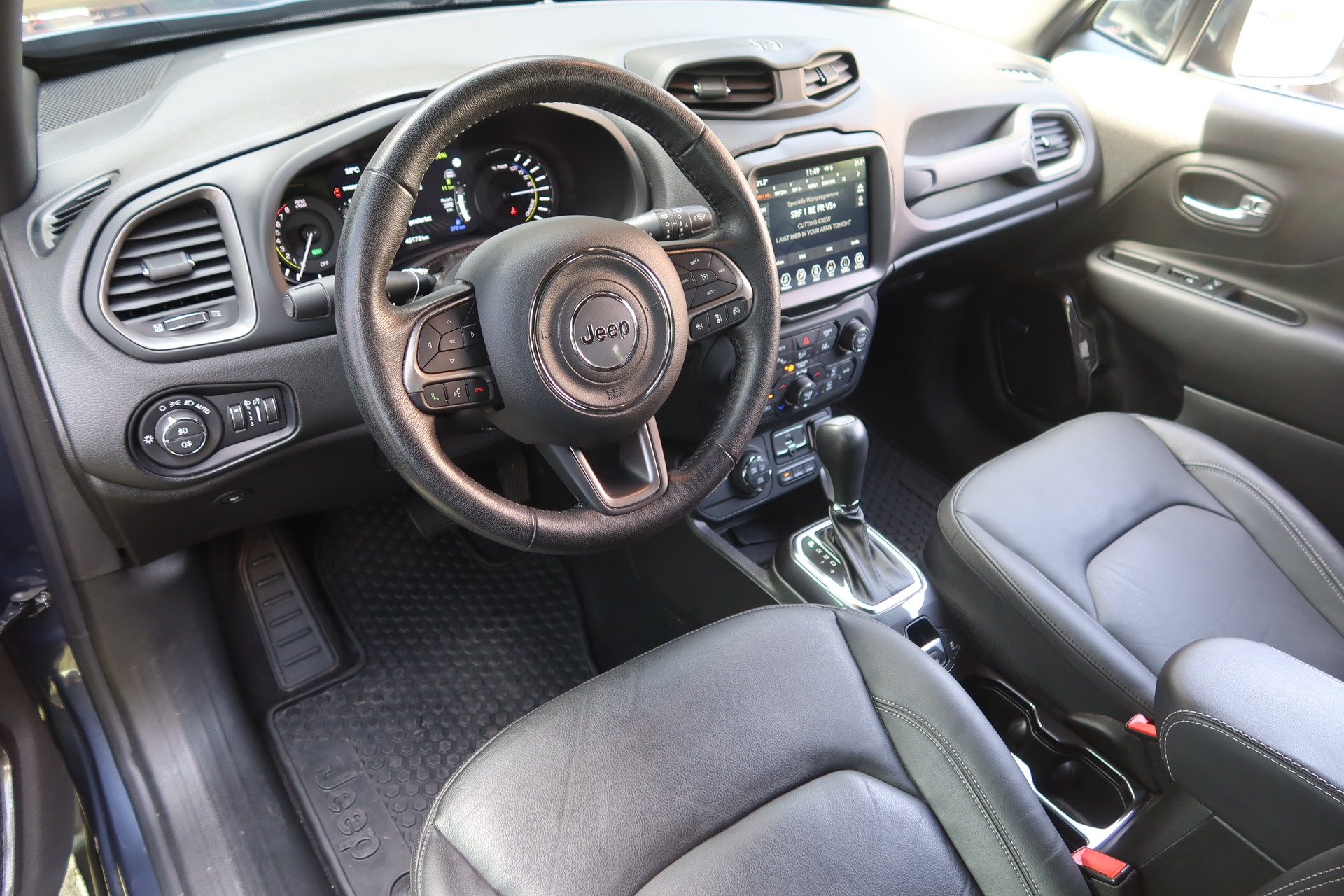 JEEP Renegade 1.3 PHEV S 240ps AWD-image-7