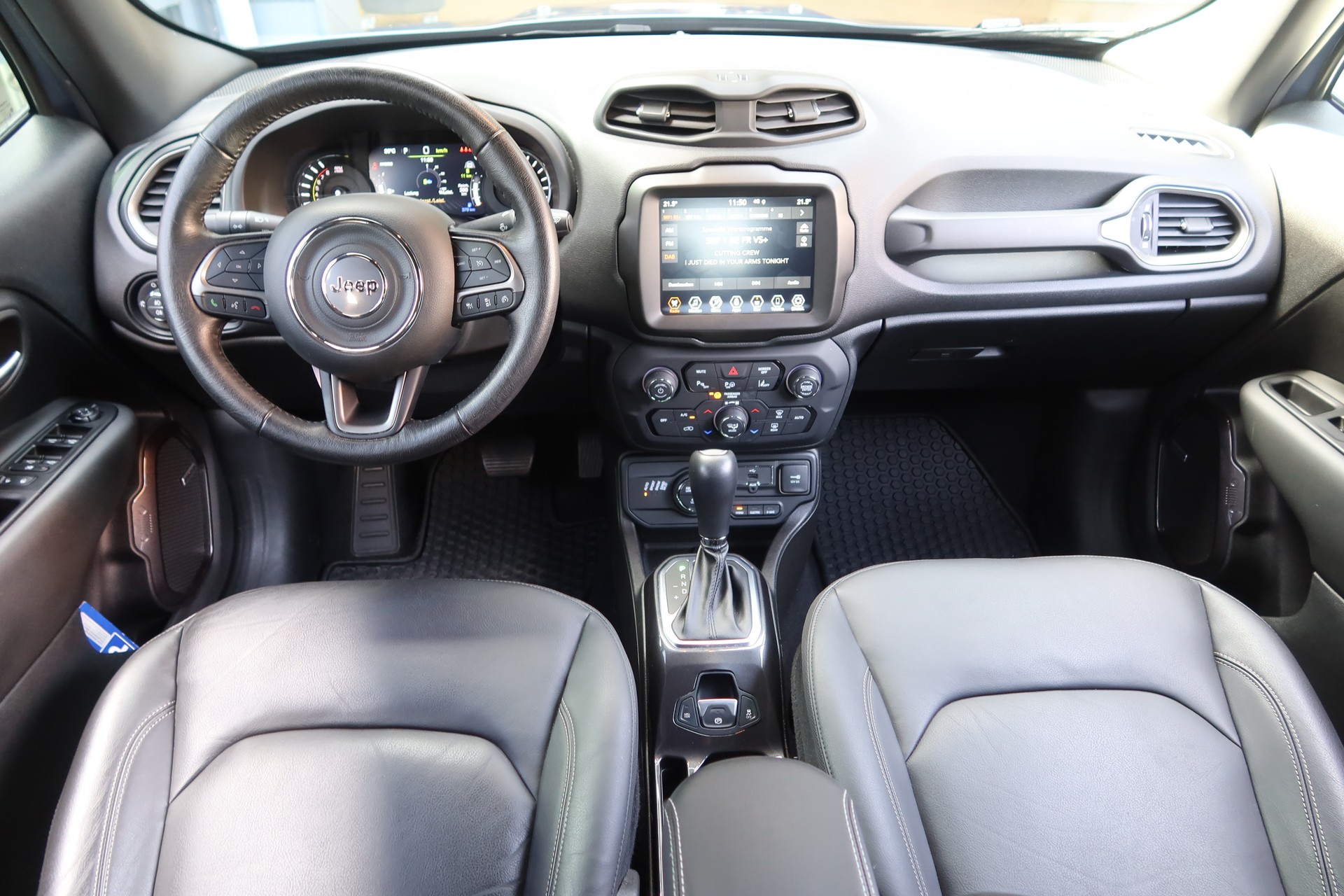 JEEP Renegade 1.3 PHEV S 240ps AWD-image-6