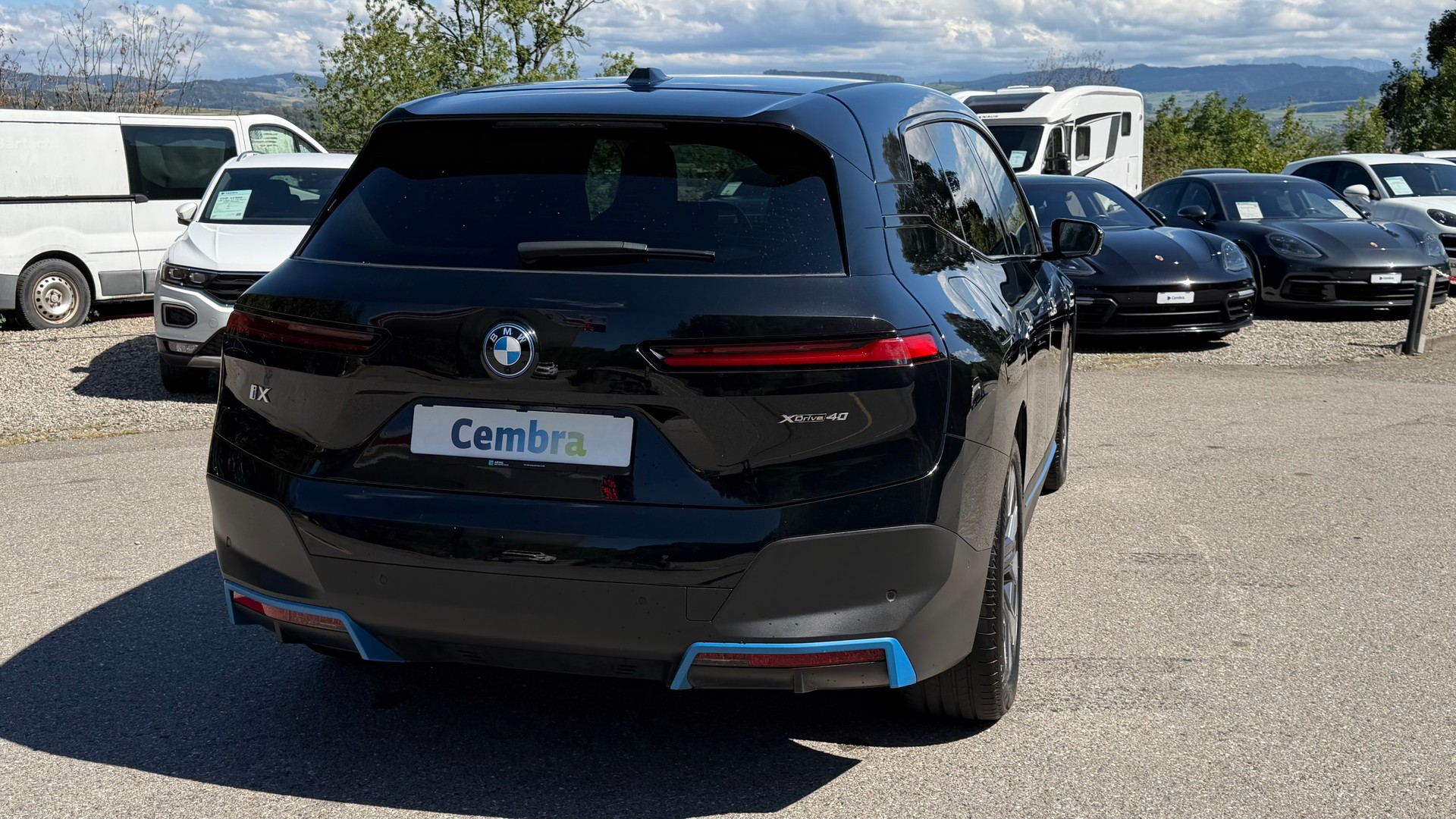 BMW iX xDrive40-image-4