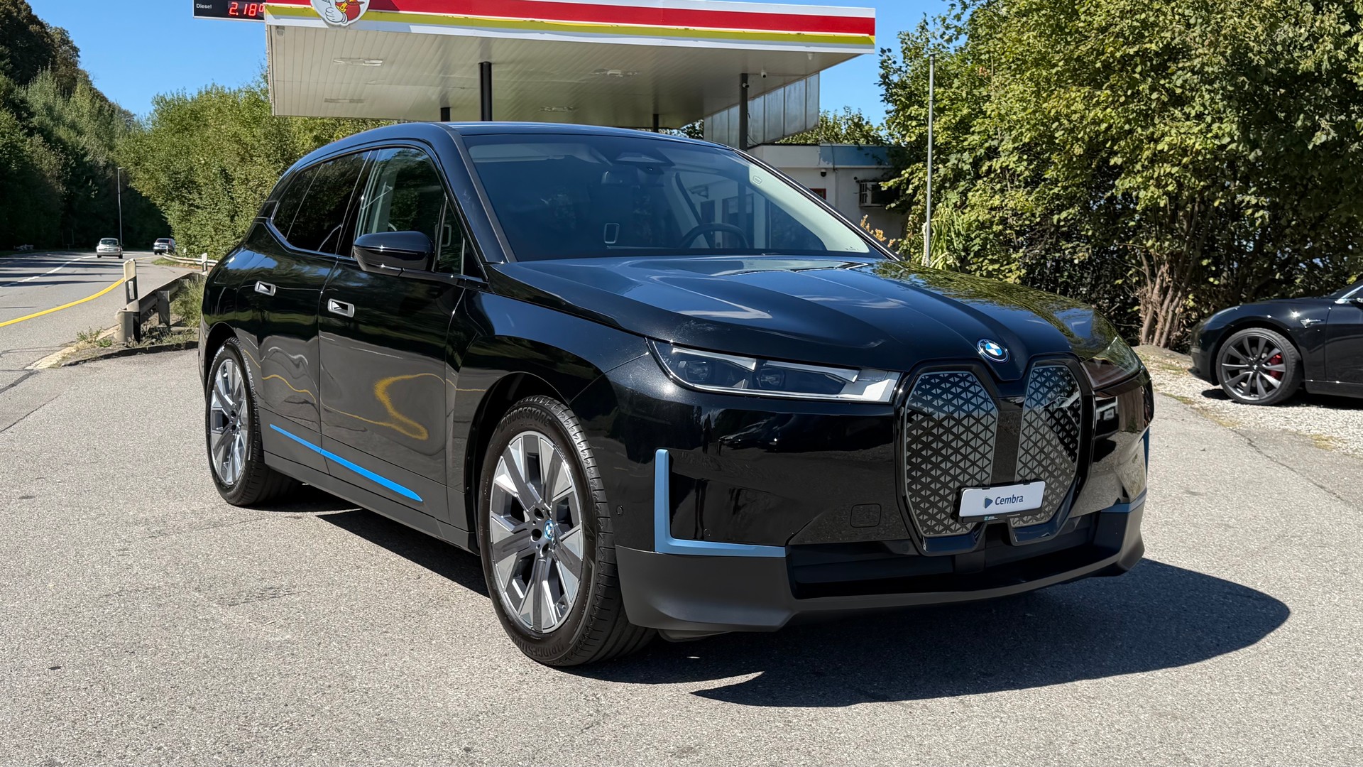 BMW iX xDrive40-image-5