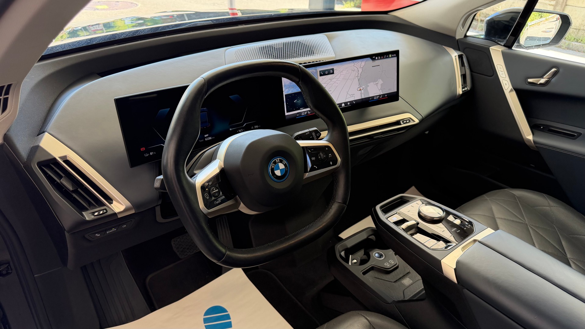 BMW iX xDrive40-image-7