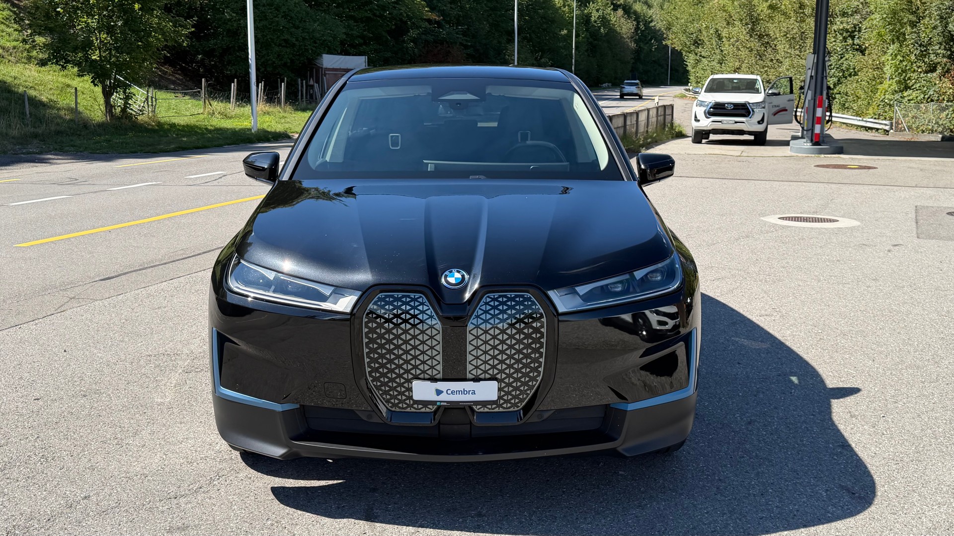 BMW iX xDrive40-image-6
