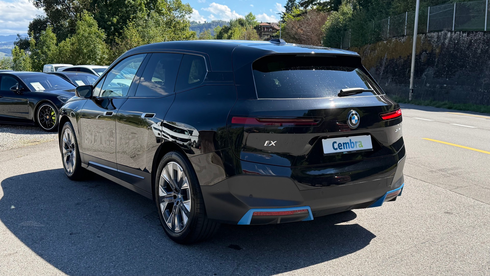 BMW iX xDrive40-image-2
