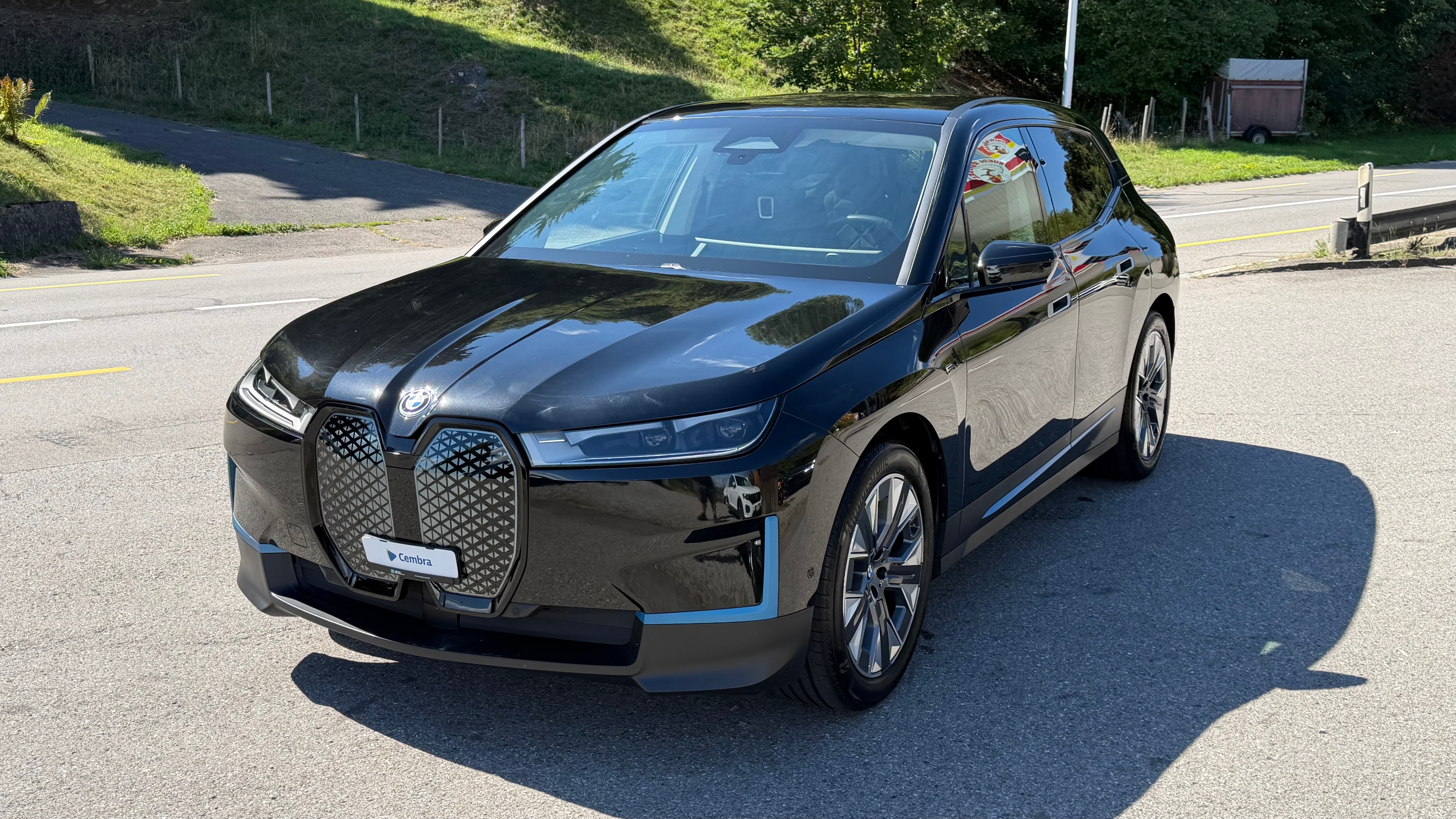 BMW iX xDrive40 — slika 1