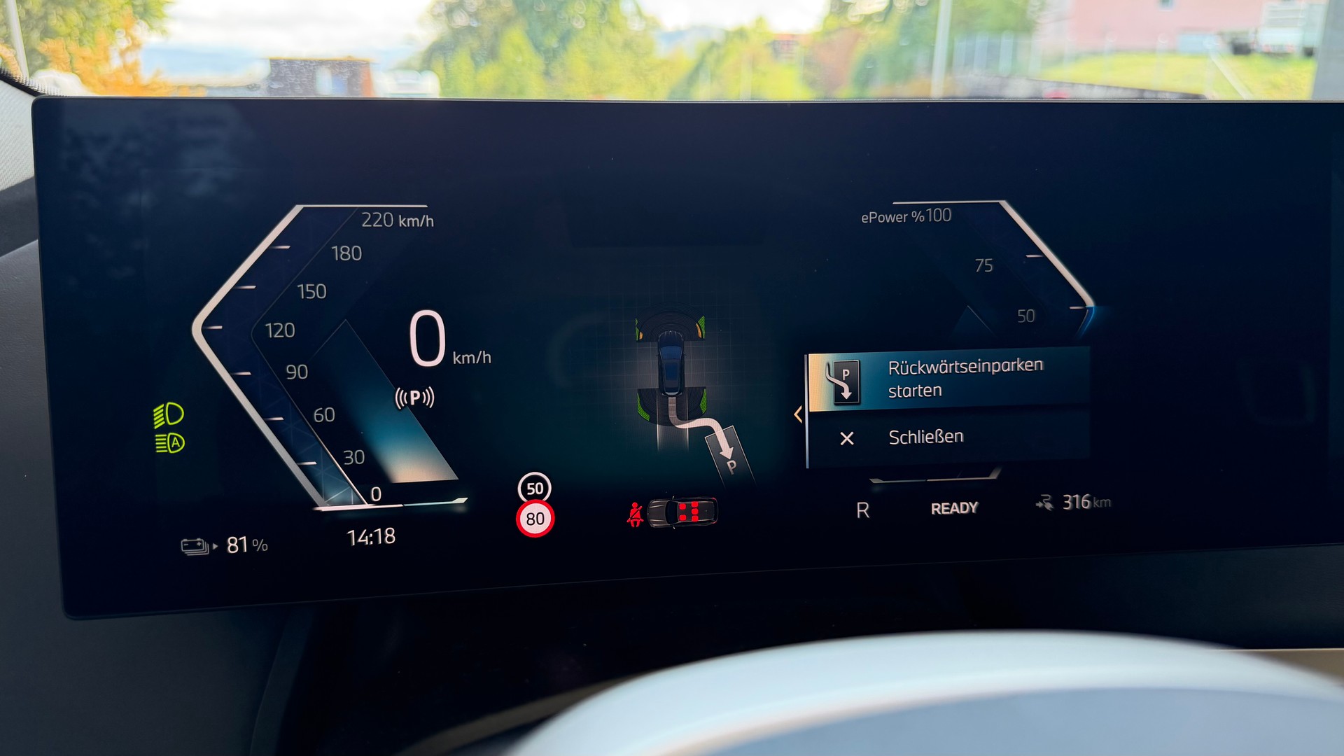 BMW iX xDrive40-image-9