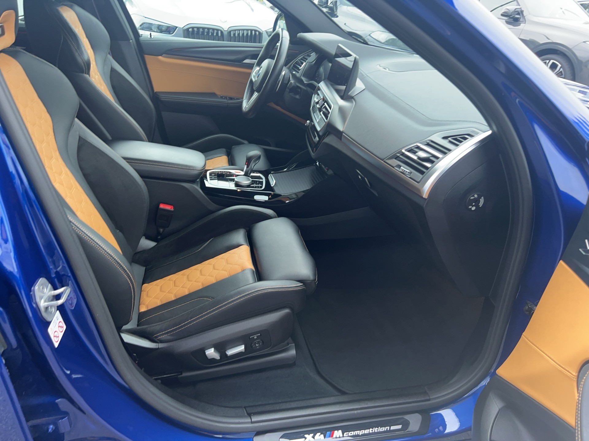 BMW X4M xDrive-image-18