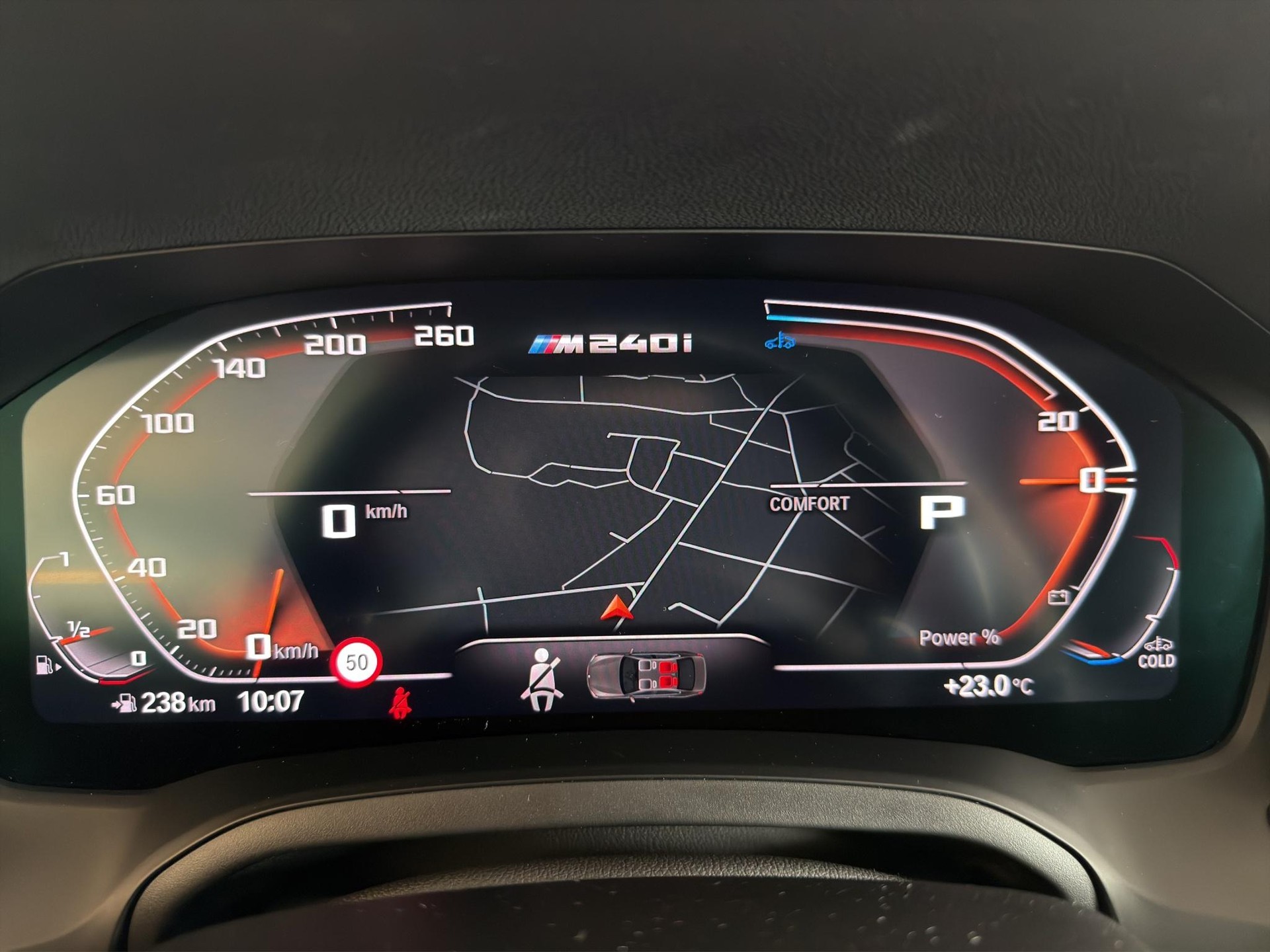 BMW M240i xDrive Coupé-image-16