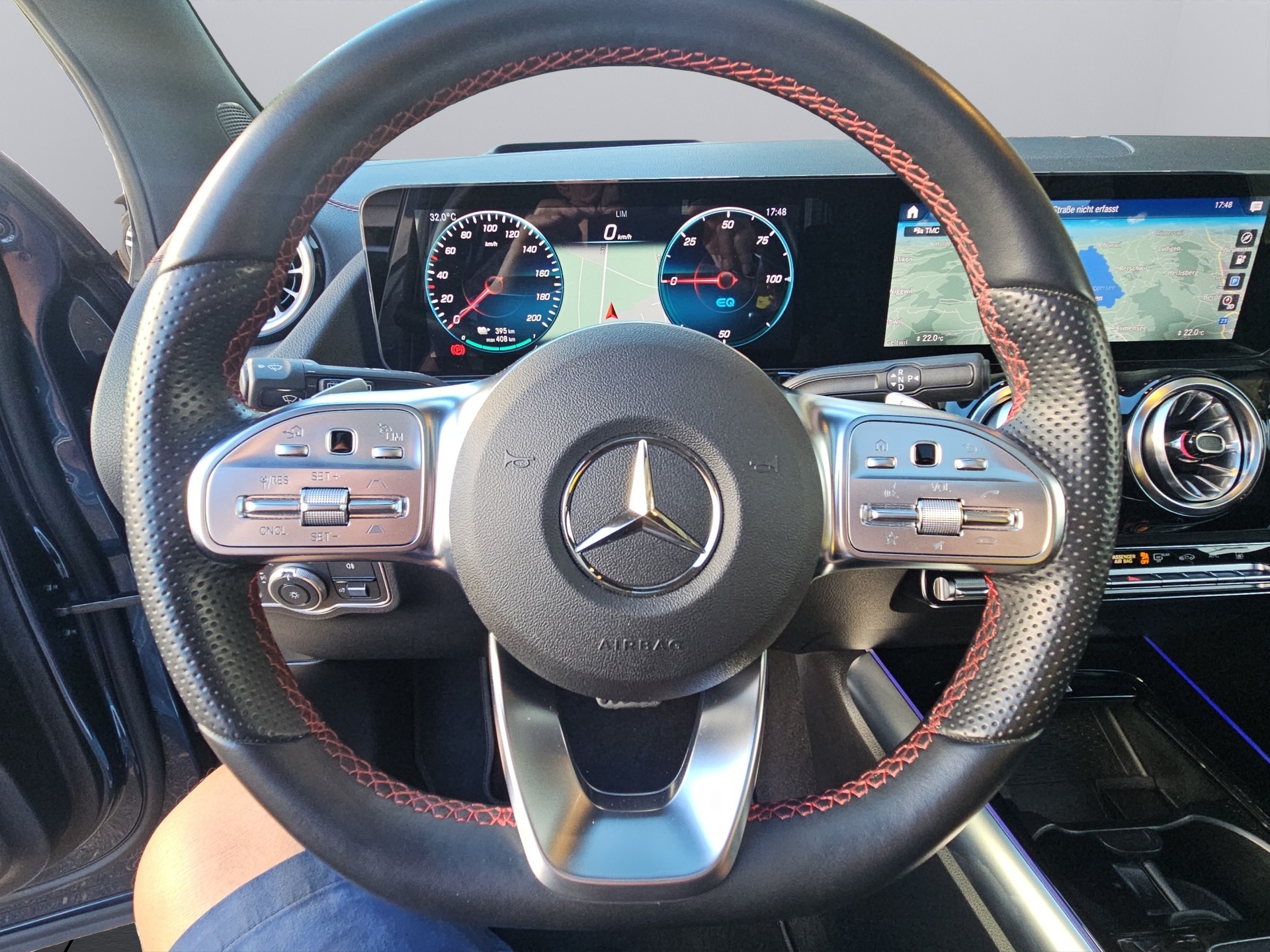 MERCEDES-BENZ EQA 350 AMG Line 4Matic-image-8
