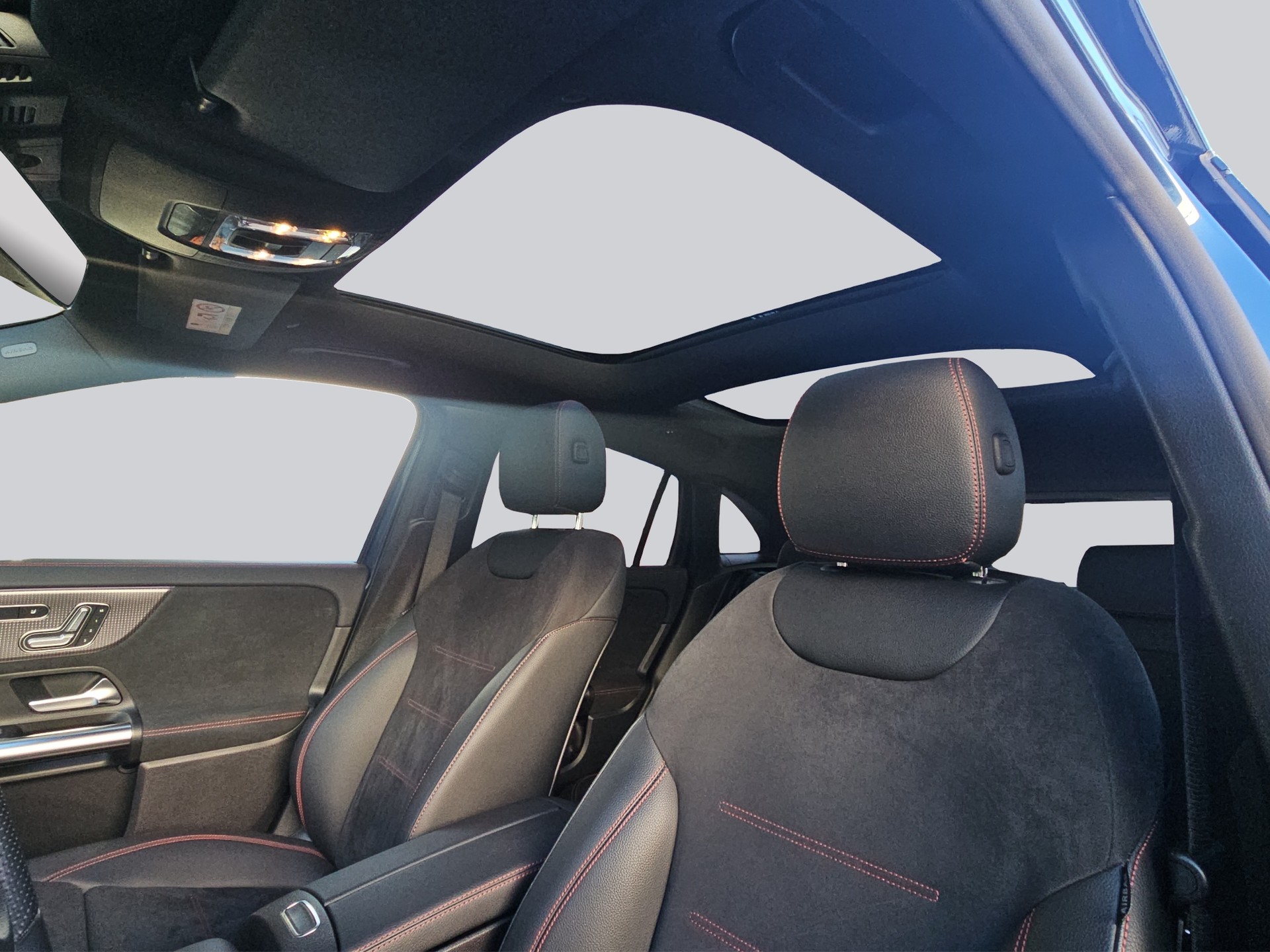 MERCEDES-BENZ EQA 350 AMG Line 4Matic-image-13