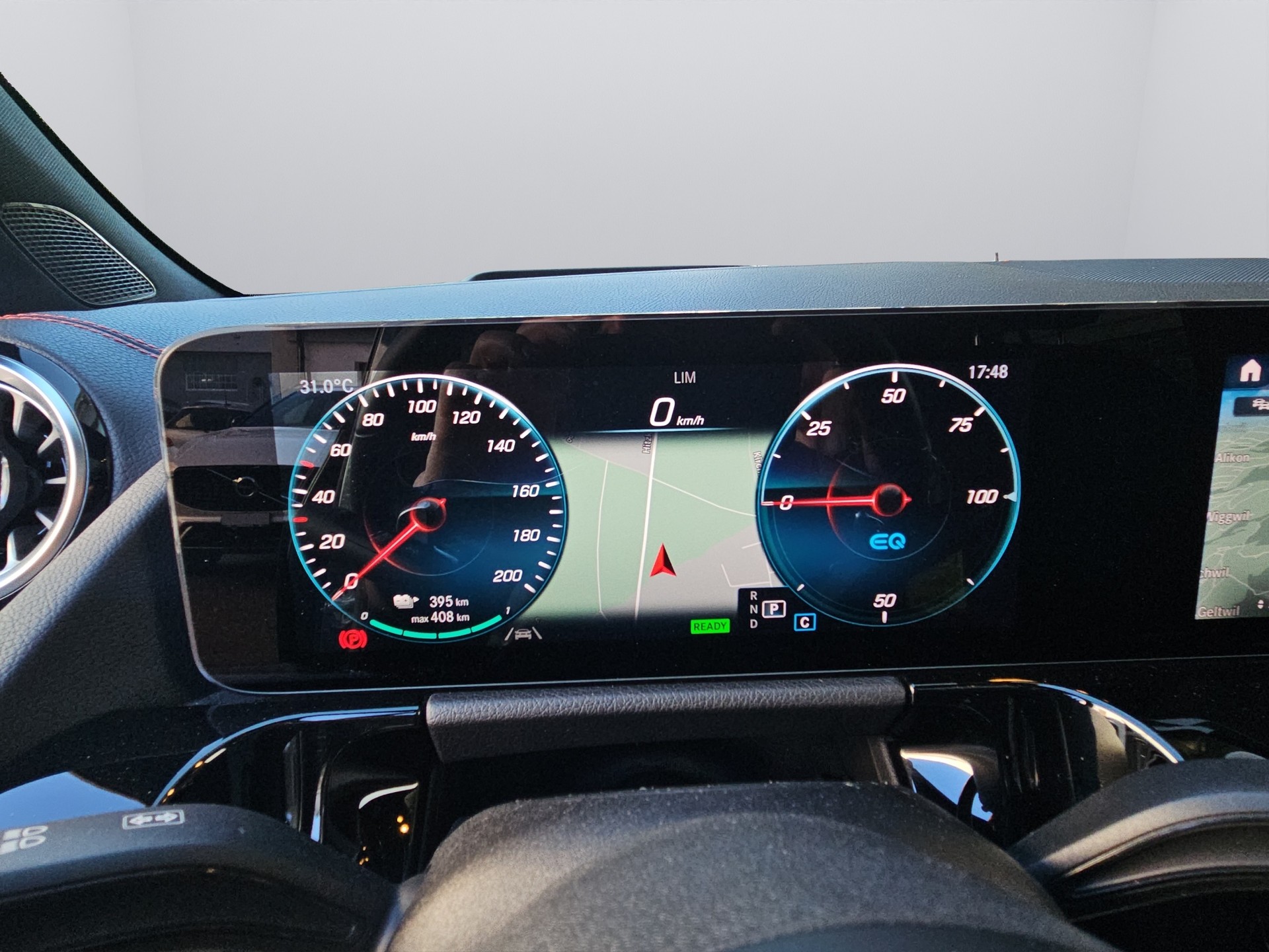 MERCEDES-BENZ EQA 350 AMG Line 4Matic-image-9