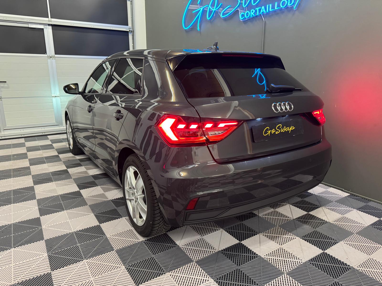 AUDI A1 Sportback 30 TFSI S Line Attraction S-tronic-image-3
