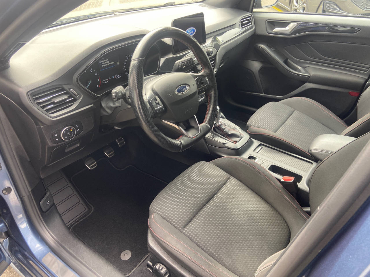 FORD Focus Station Wagon 1.0i EcoB 125 ST-Line-image-7