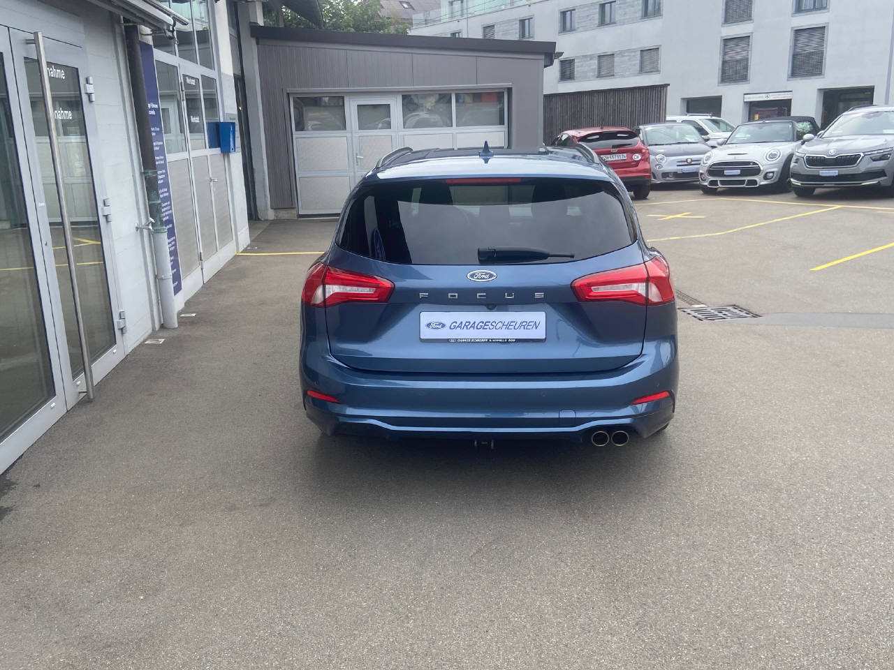 FORD Focus Station Wagon 1.0i EcoB 125 ST-Line-image-4