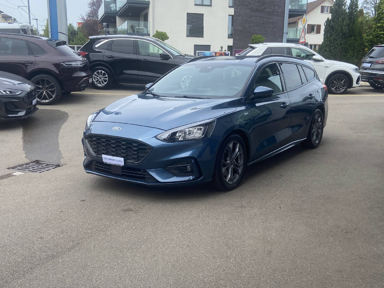 FORD Focus Station Wagon 1.0i EcoB 125 ST-Line-image-2