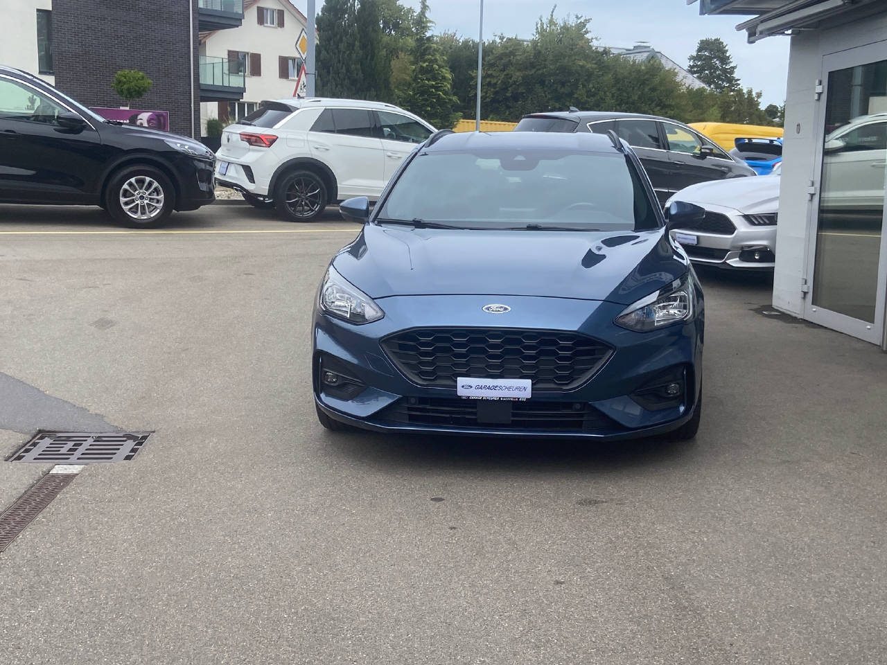FORD Focus Station Wagon 1.0i EcoB 125 ST-Line-image-1
