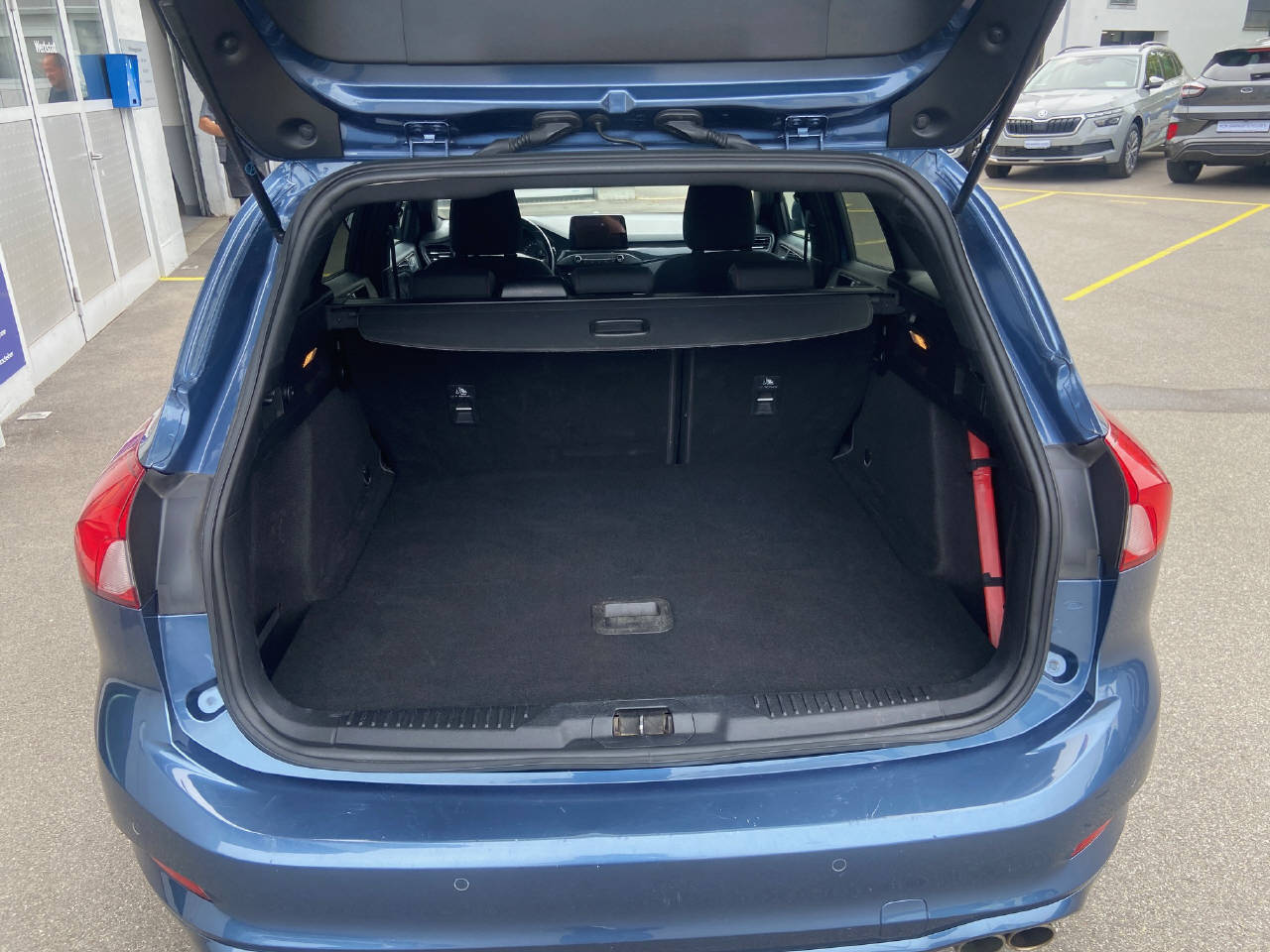 FORD Focus Station Wagon 1.0i EcoB 125 ST-Line-image-9