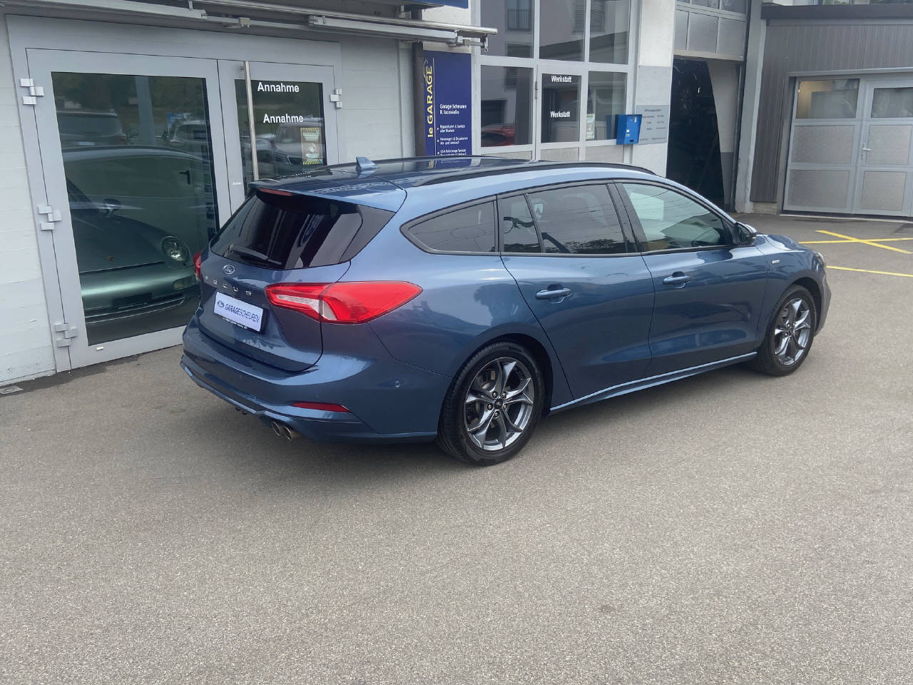 FORD Focus Station Wagon 1.0i EcoB 125 ST-Line-image-5