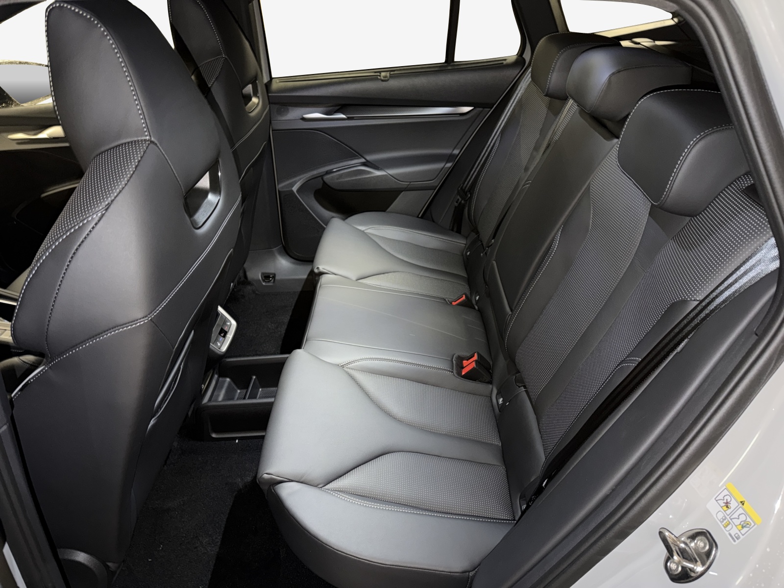 SKODA Enyaq 4x4 RS-image-11