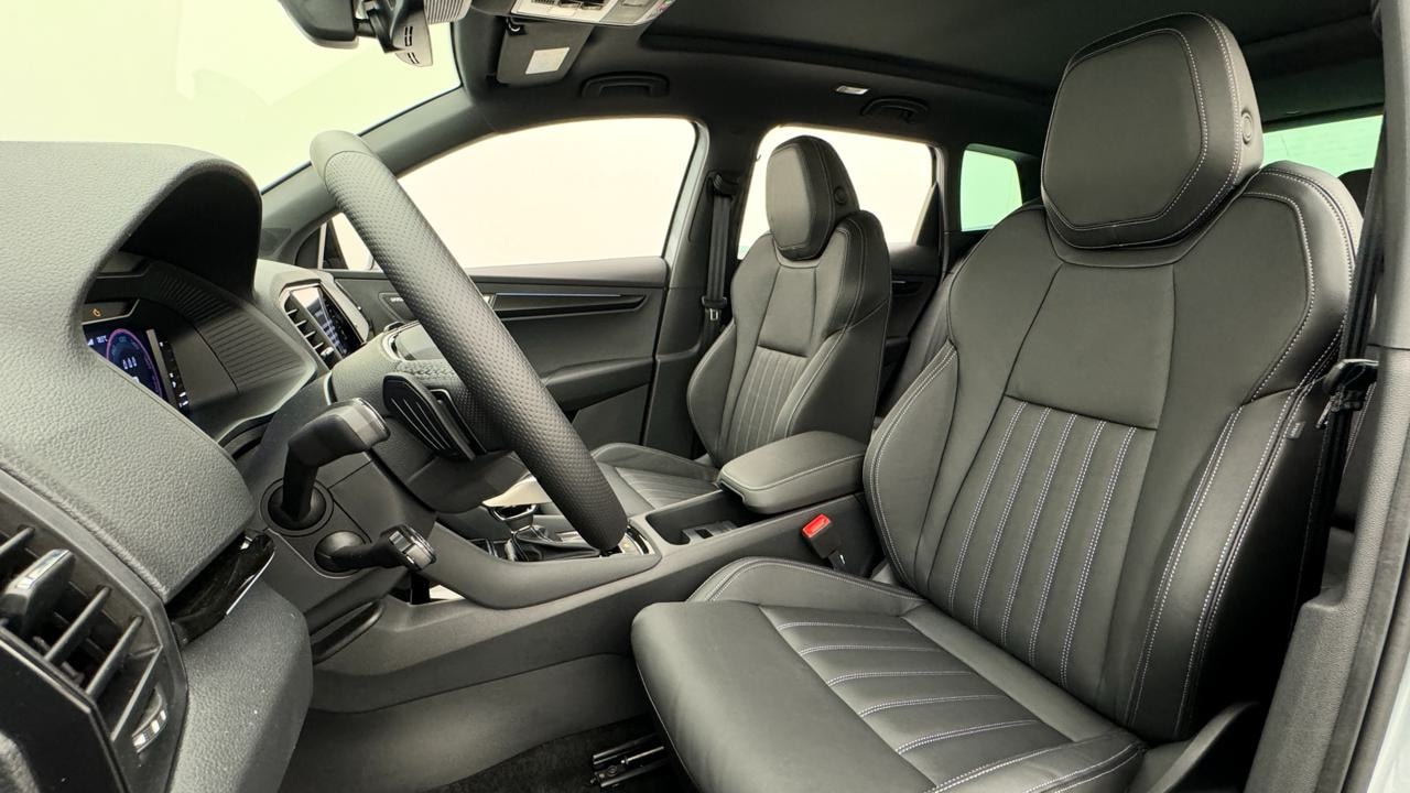 SKODA Karoq 2.0 TSI SportLine 4x4 DSG-image-4