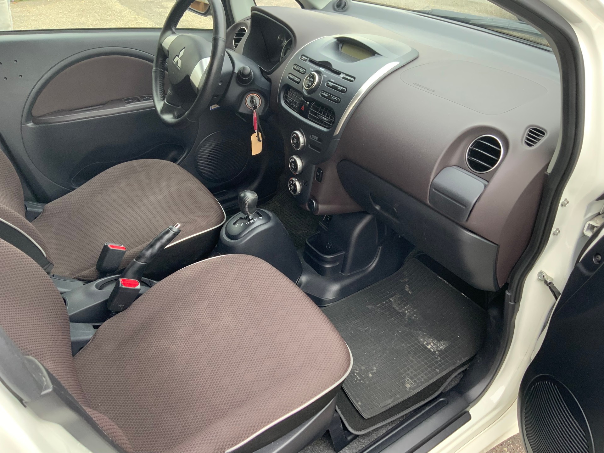 MITSUBISHI i MiEV-image-7