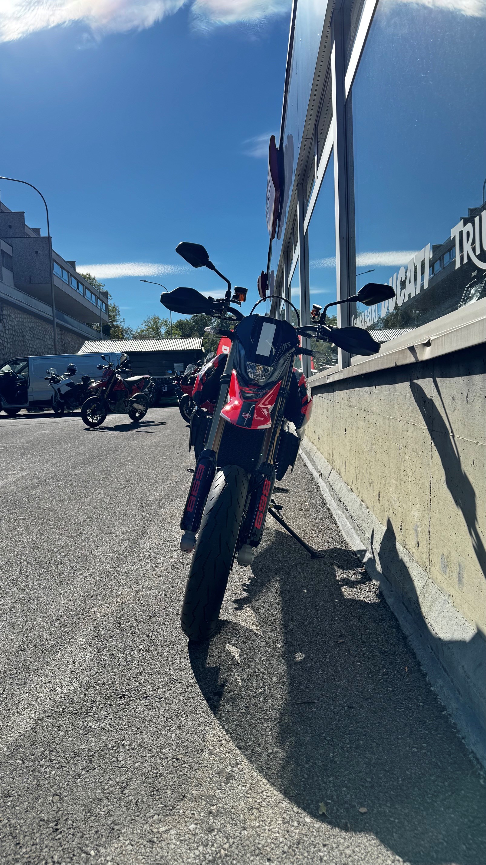 DUCATI Hypermotard 698 Mono RVE-showroom-element-2
