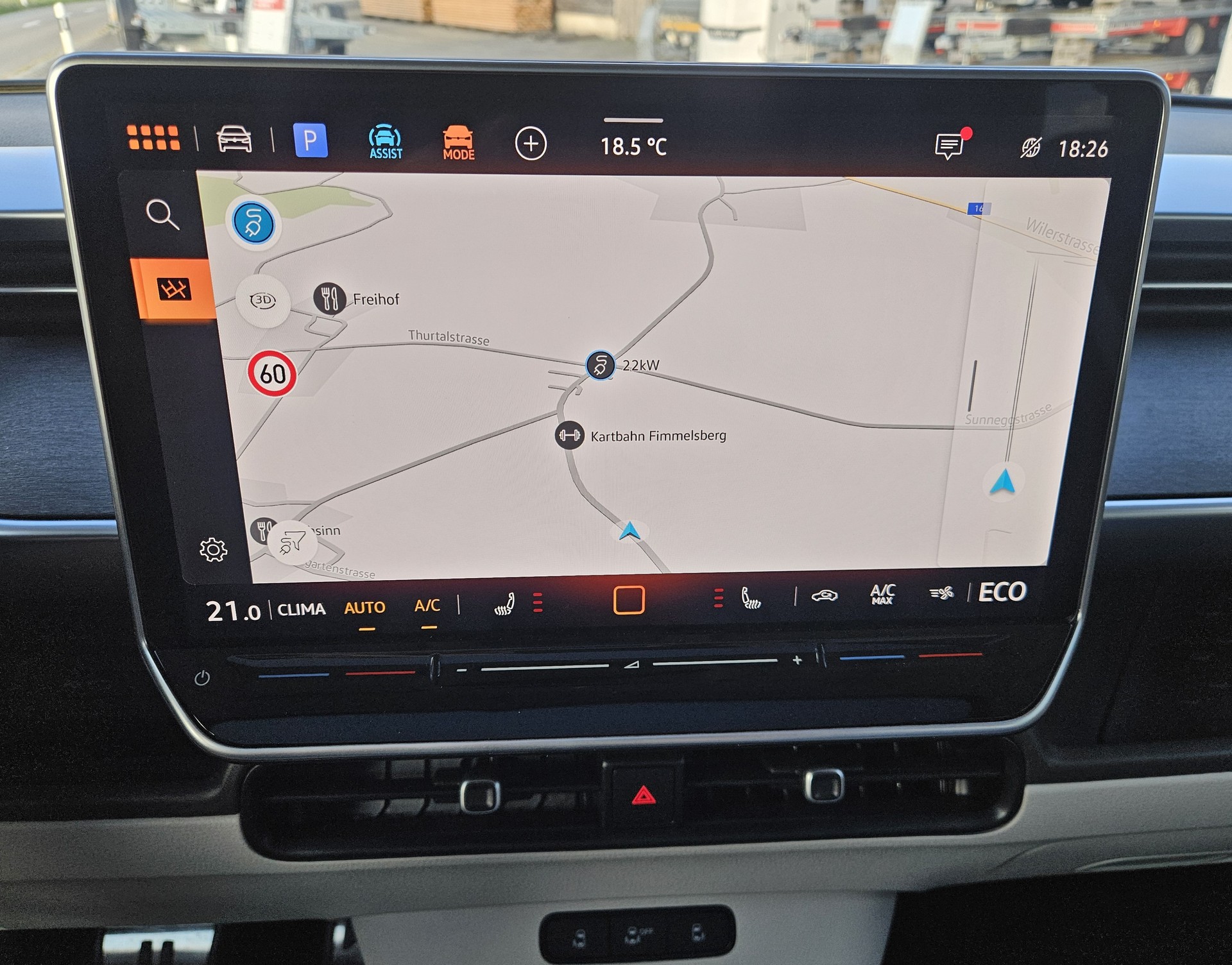 VW ID.Buzz LWB Pro mit 7-Sitzplätzen und Panoramadach-image-15