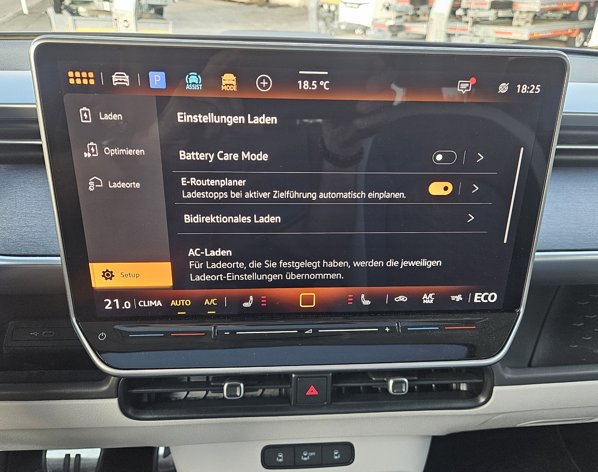 VW ID.Buzz LWB Pro mit 7-Sitzplätzen und Panoramadach-image-18