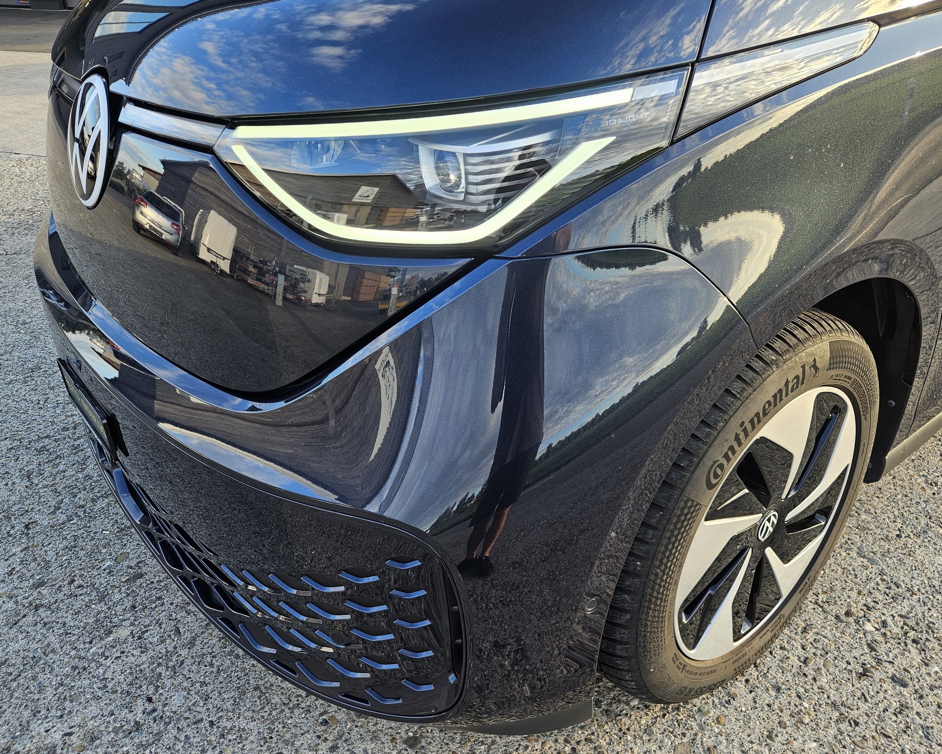 VW ID.Buzz LWB Pro mit 7-Sitzplätzen und Panoramadach-image-3