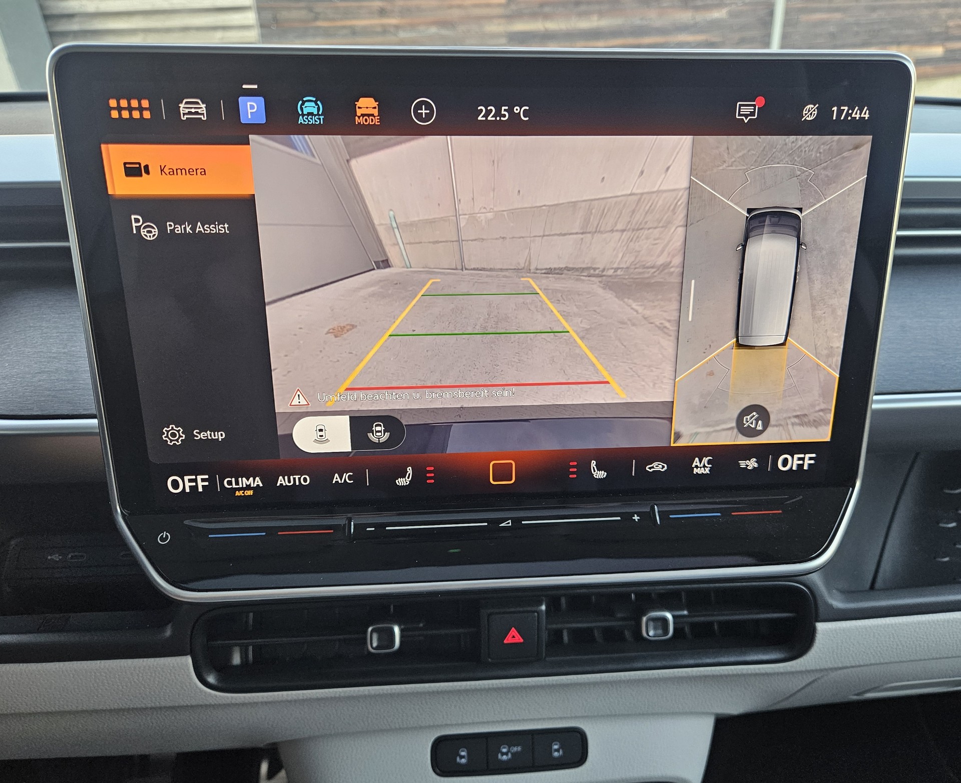 VW ID.Buzz LWB Pro mit 7-Sitzplätzen und Panoramadach-image-10