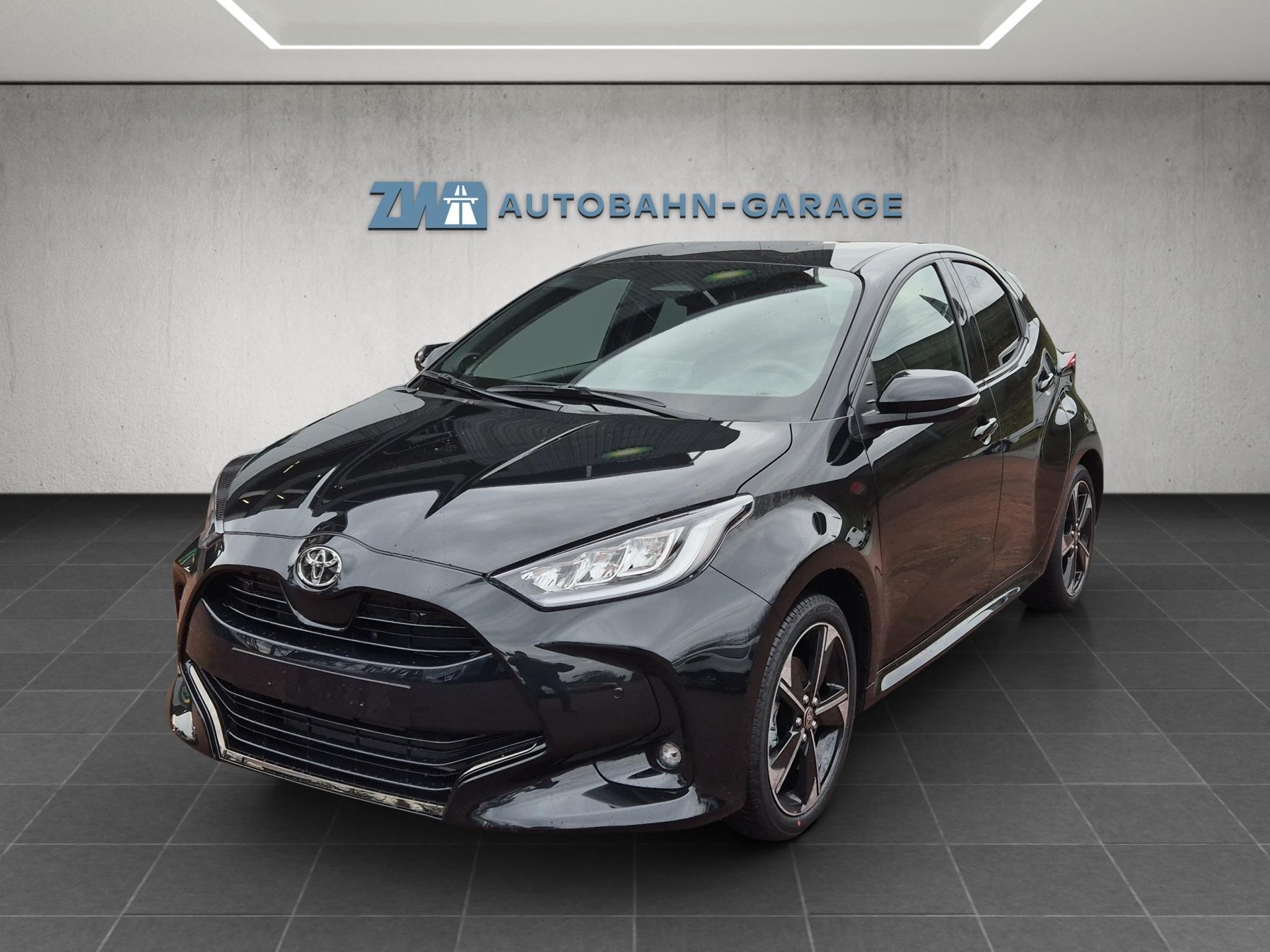 TOYOTA Yaris 1.5 VVT-i HSD Premium-image-0