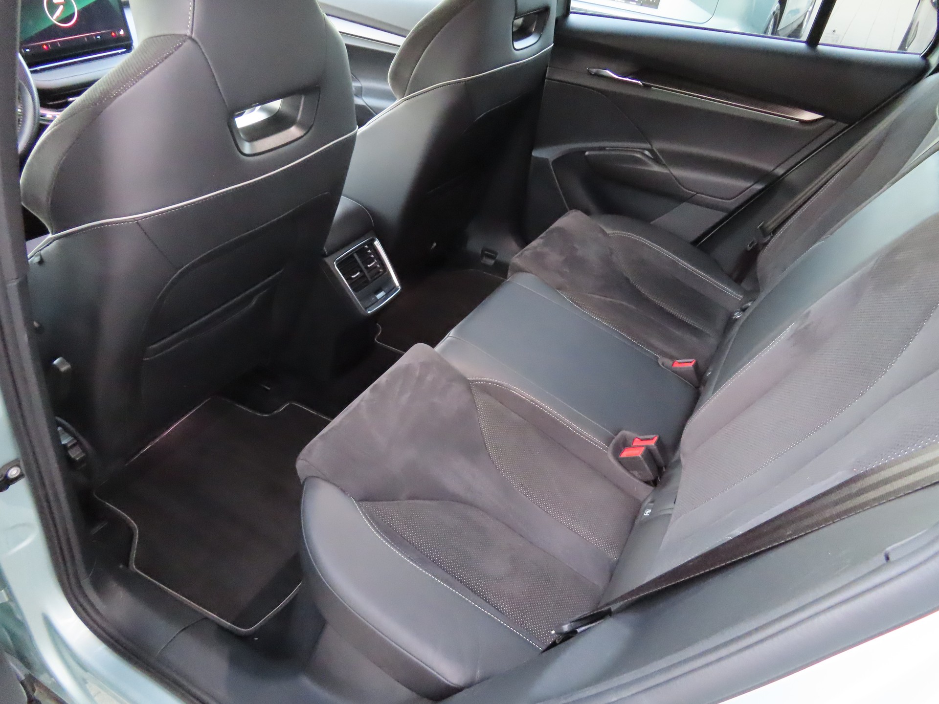 SKODA Enyaq iV 80x SportLine-image-11