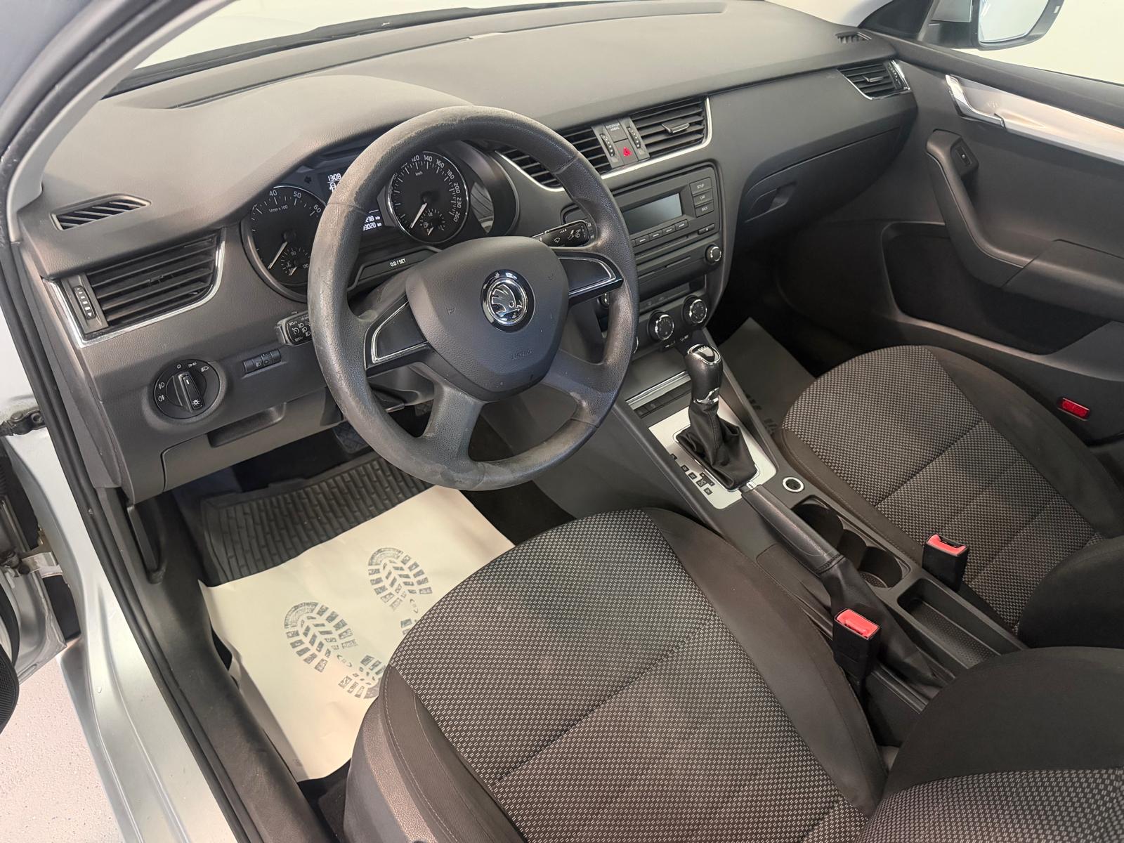 SKODA Octavia 1.4 TSI Ambition DSG-image-14