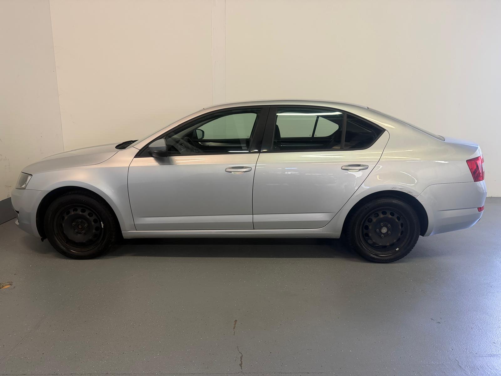 SKODA Octavia 1.4 TSI Ambition DSG-image-6