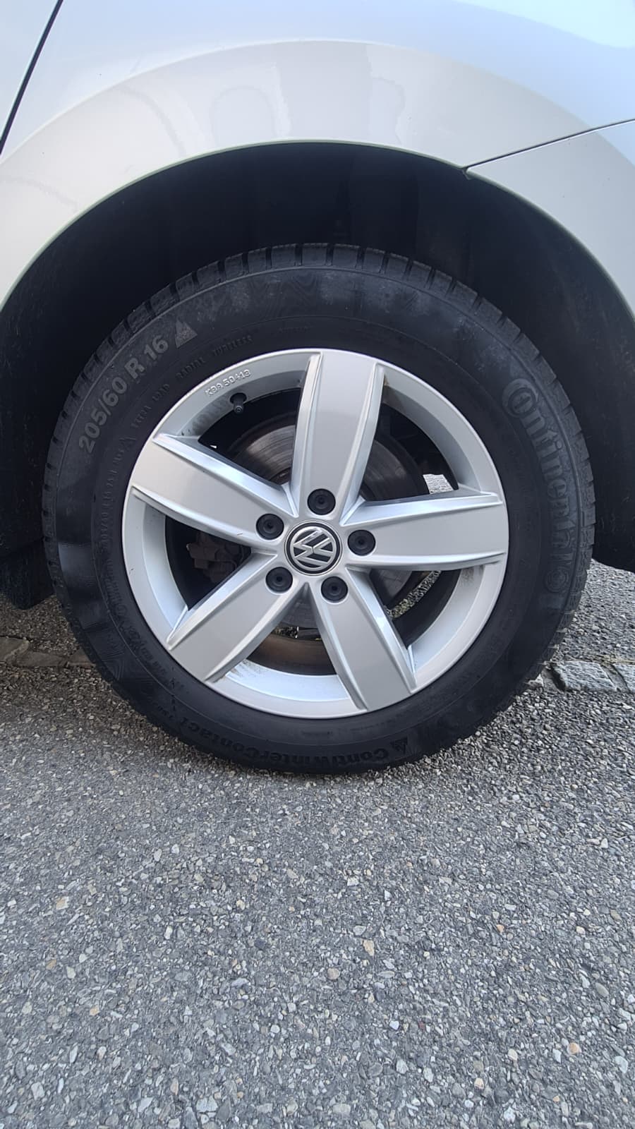 VW Touran 2.0 TDI BlueMotion Technology Highline DSG ** 7-Plätzer ** Gr-Navi ** RF-Kamera ** Abstandsregelsysteme ** Sitzheizung **-image-20