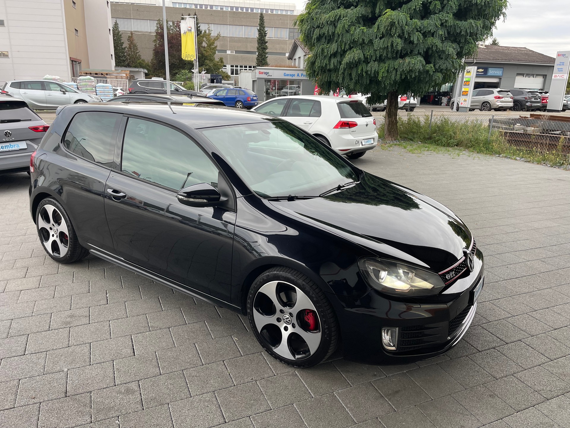 VW Golf 2.0 TSI GTI-image-3