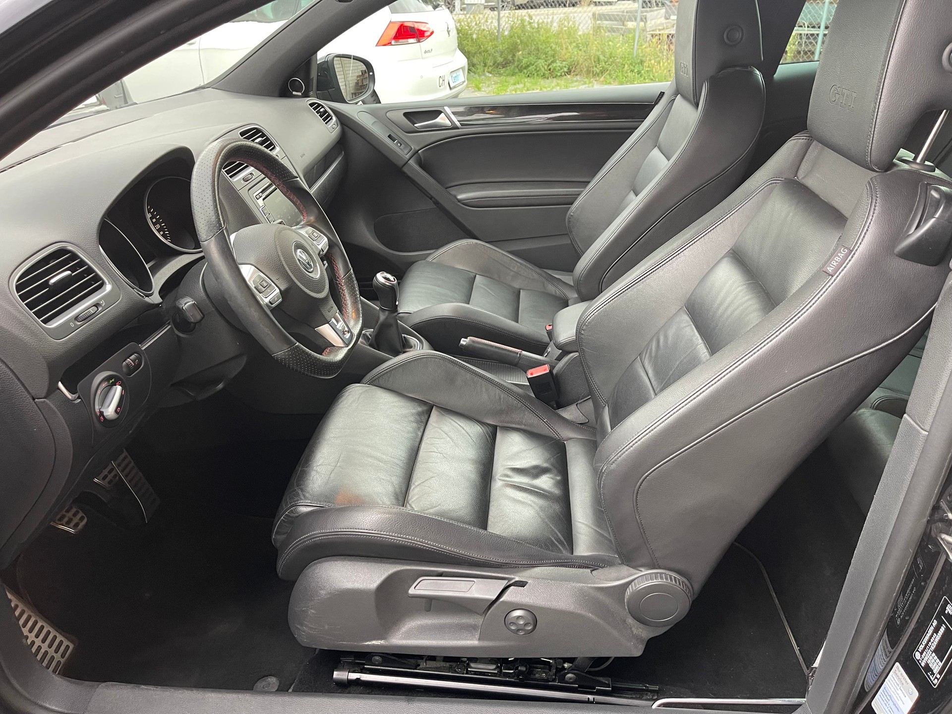 VW Golf 2.0 TSI GTI-image-11