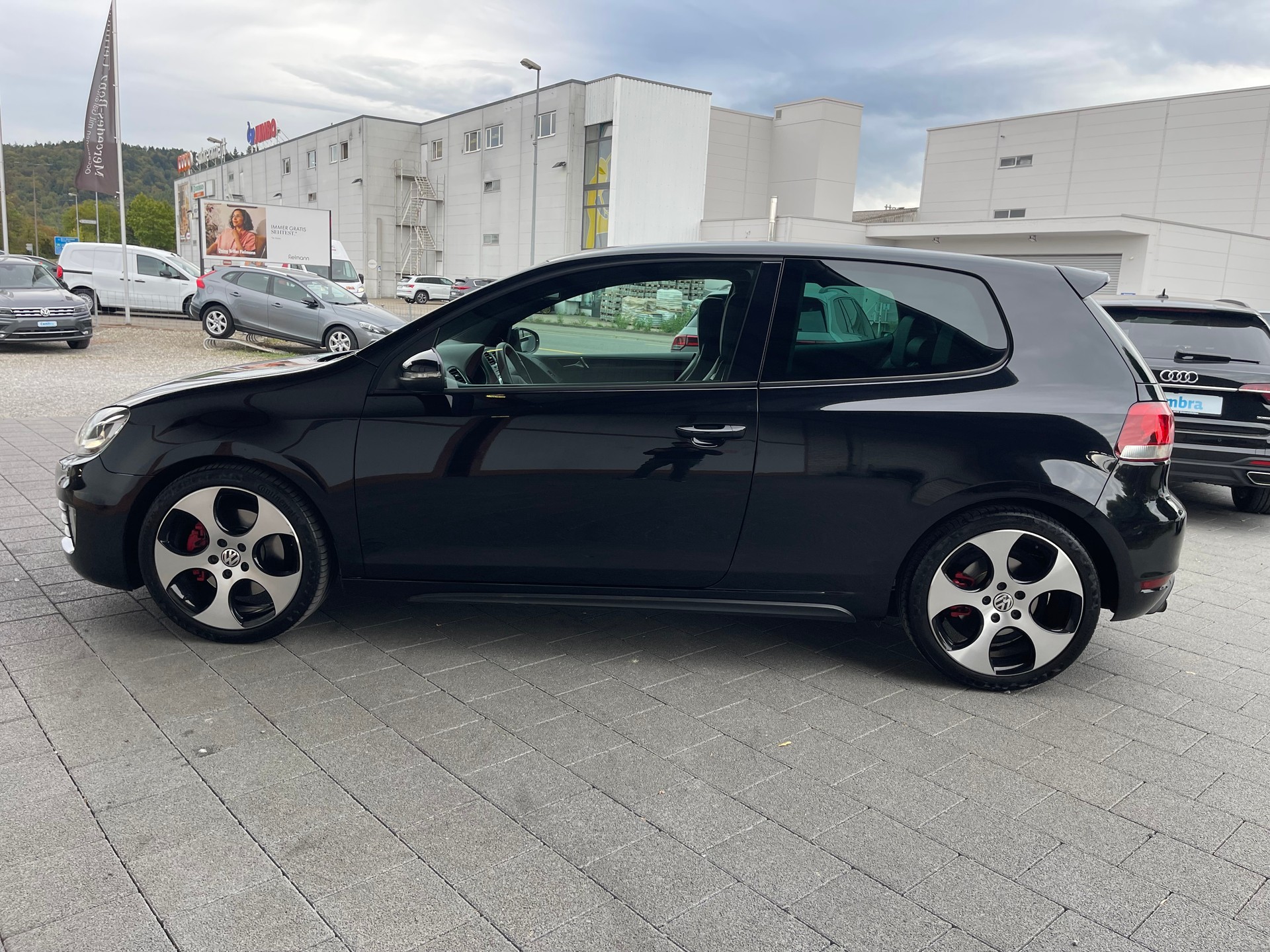VW Golf 2.0 TSI GTI-image-8