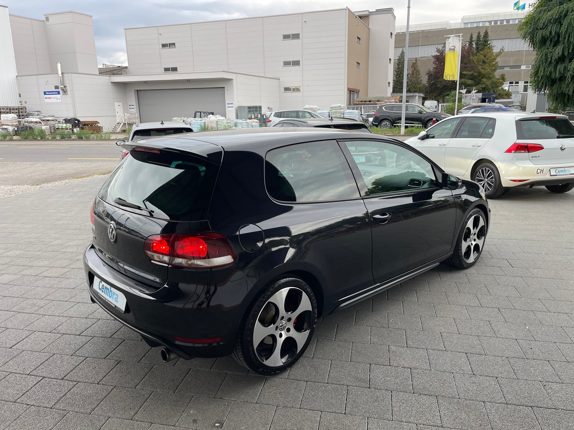 VW Golf 2.0 TSI GTI-image-4