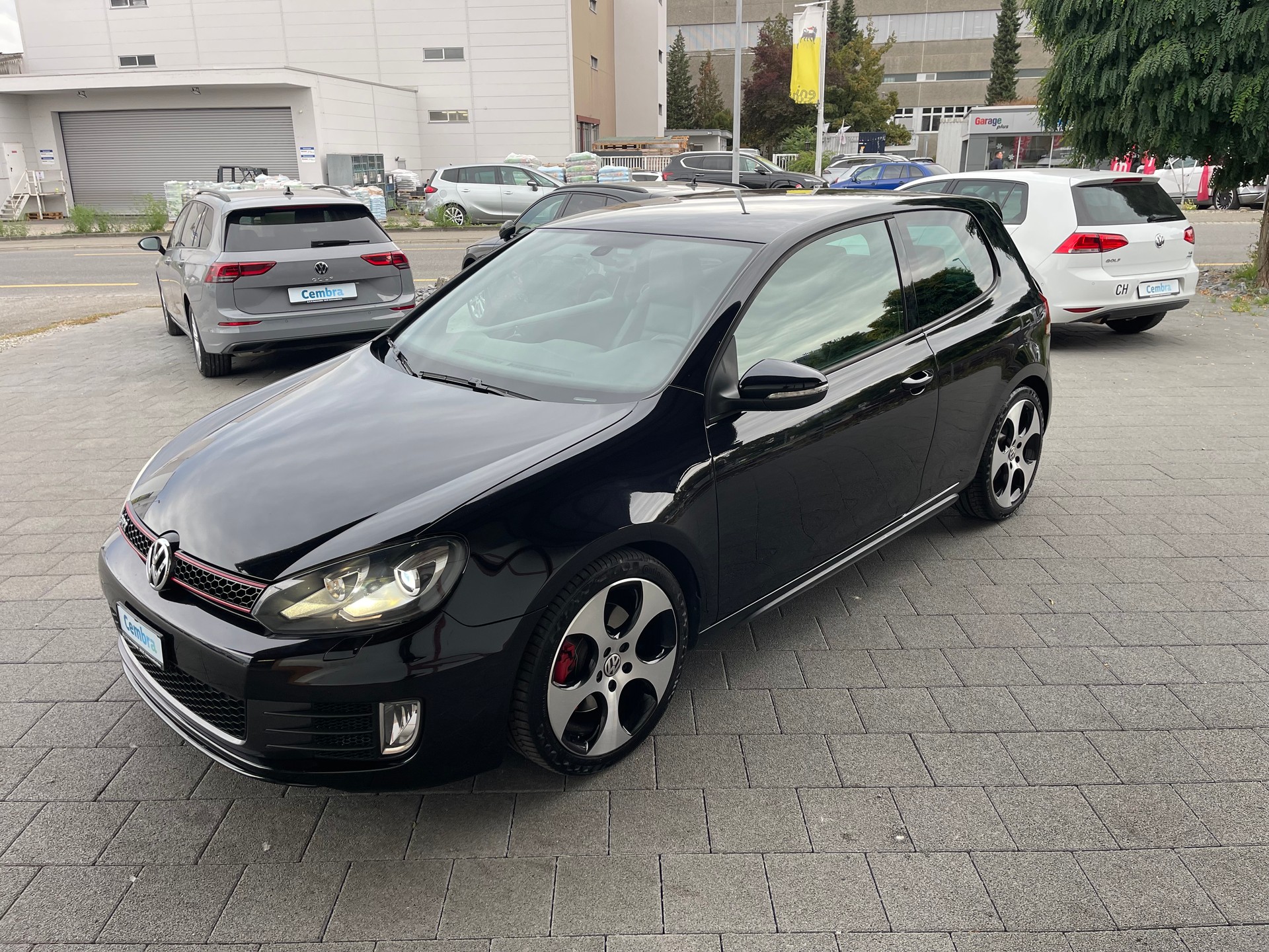 VW Golf 2.0 TSI GTI-image-1